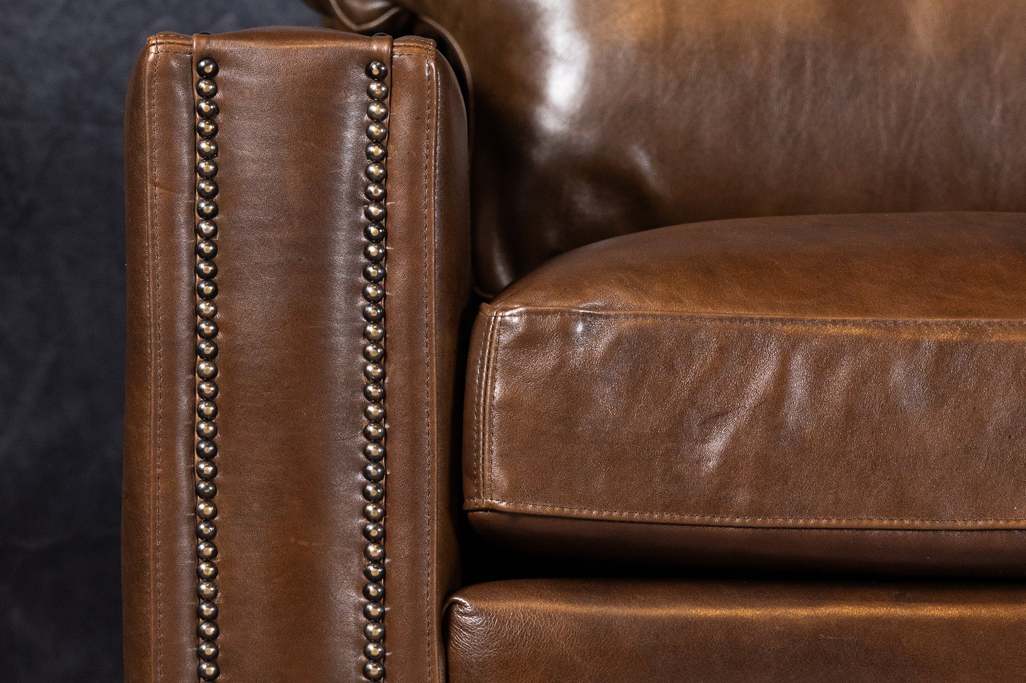 LEATHER SECTIONAL