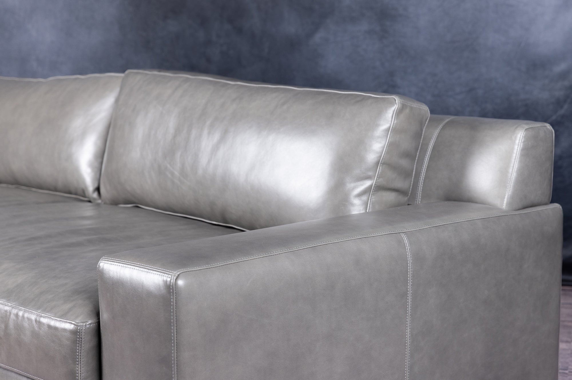 LEATHER SOFA 