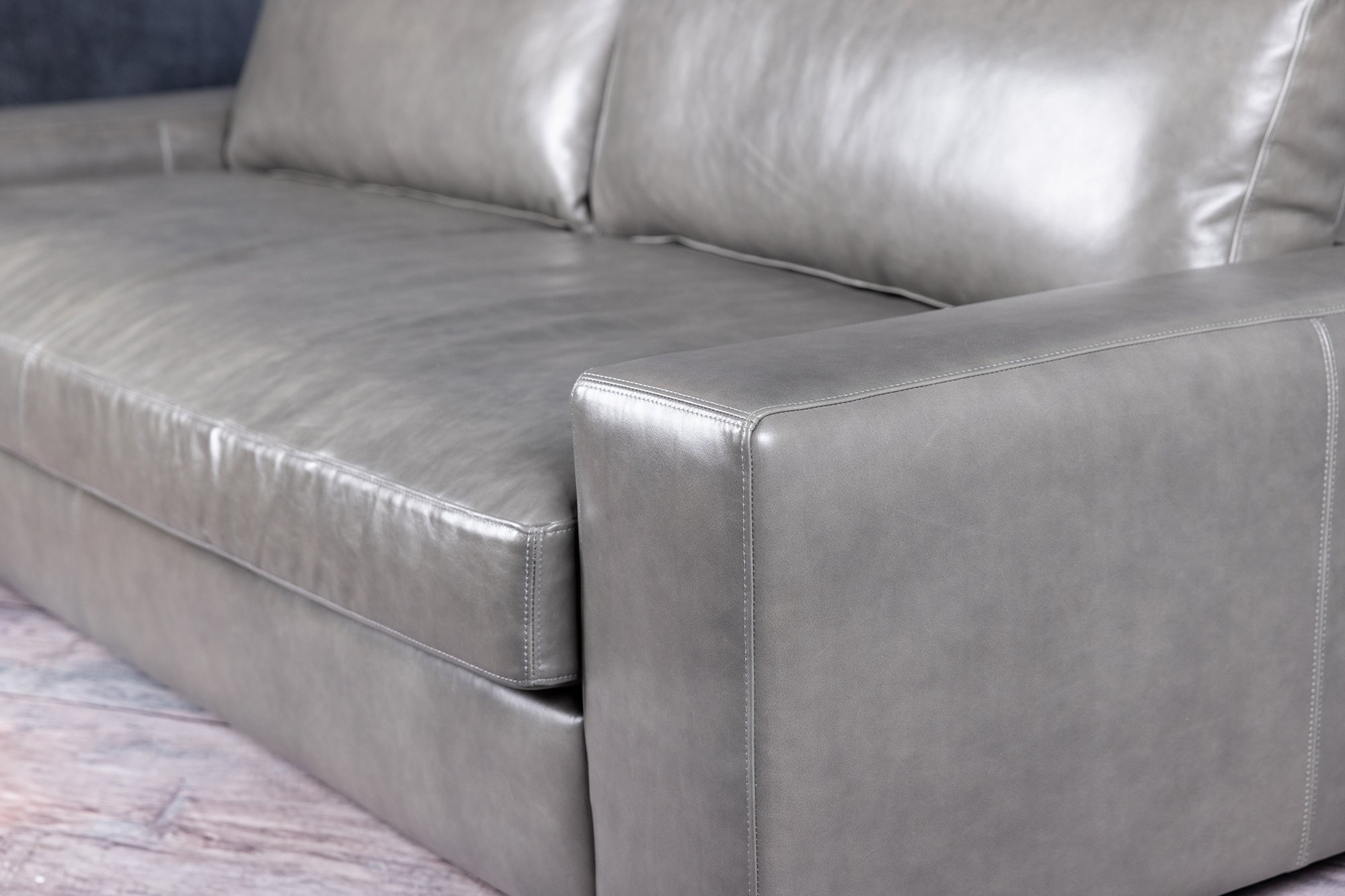 LEATHER SOFA 