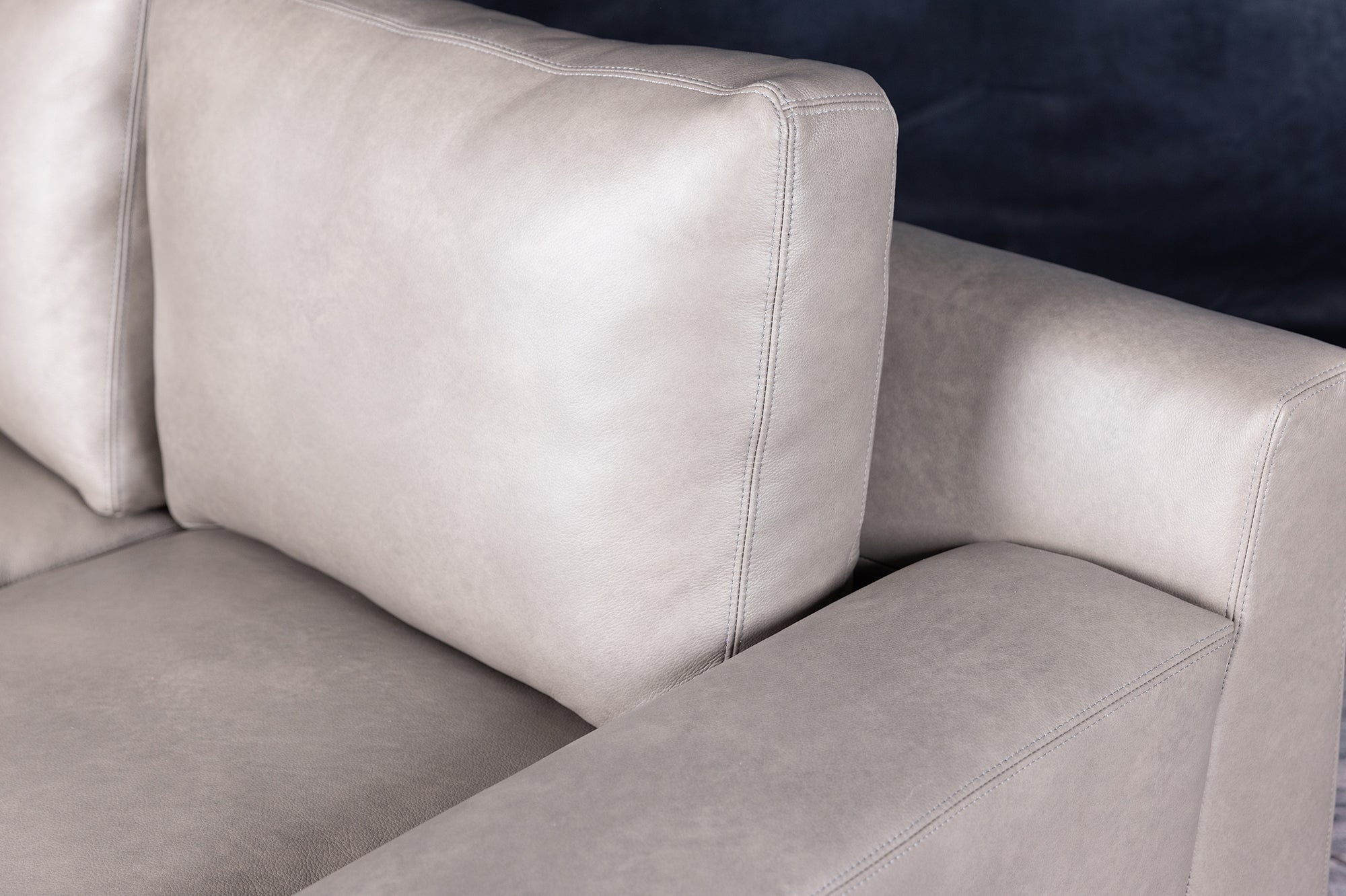 FLORENTINO LEATHER LOVESEAT