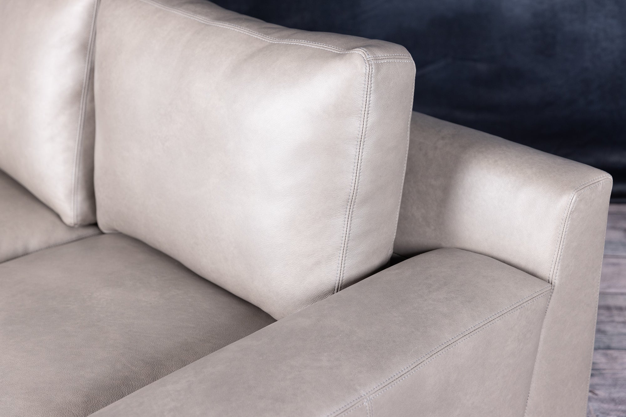 FLORENTINO LEATHER LOVESEAT