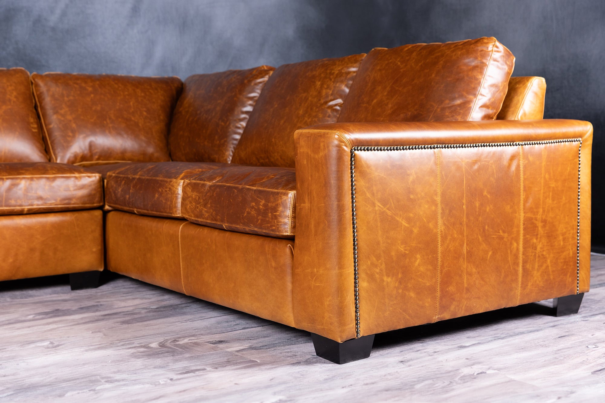 LEATHER SECTIONAL