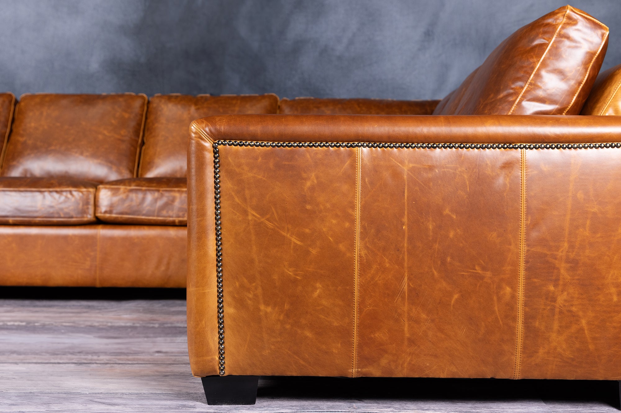 LEATHER SECTIONAL