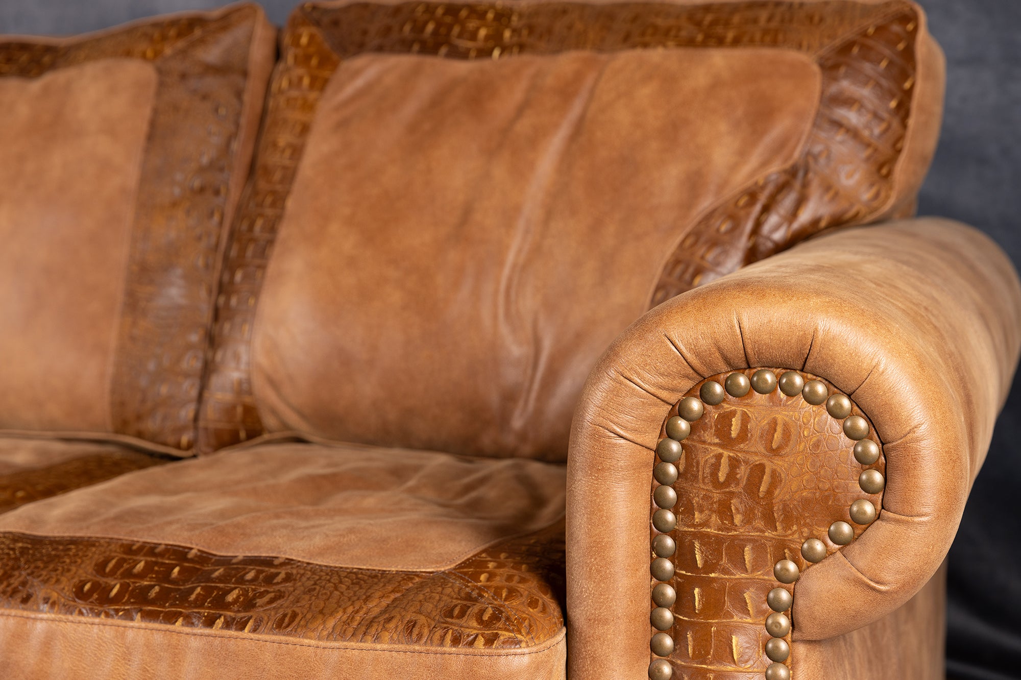 LEATHER SOFA 