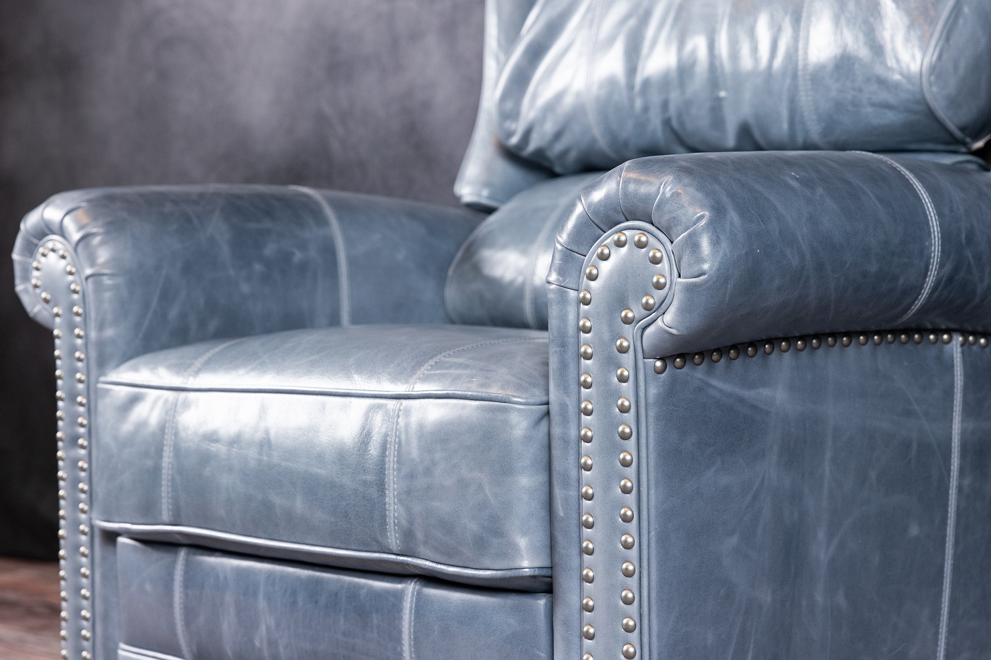 FAUTEUIL INCLINABLE JAMISON À OREILLES