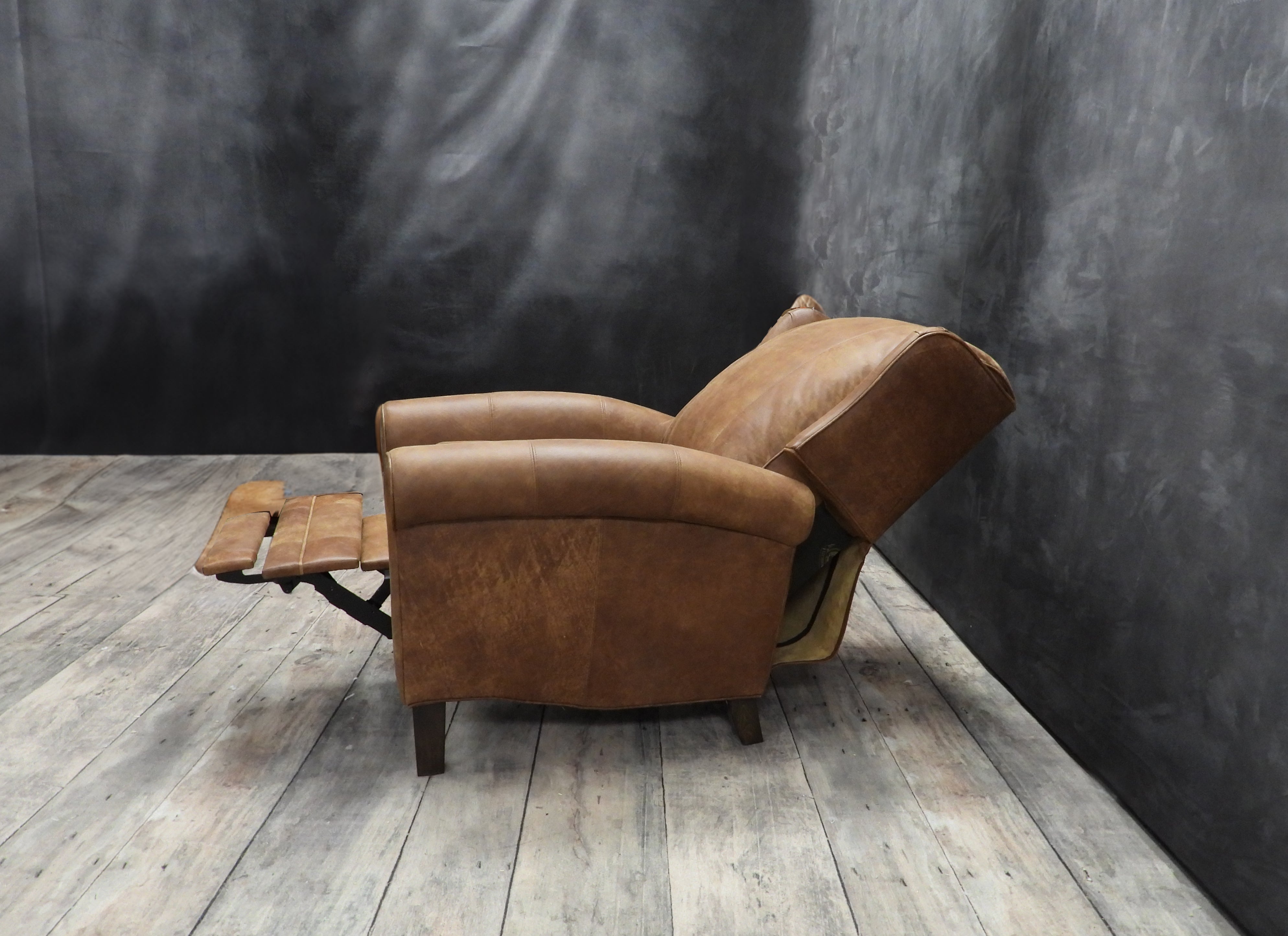 LORD FREDERICK RECLINER LEATHER CHAIR