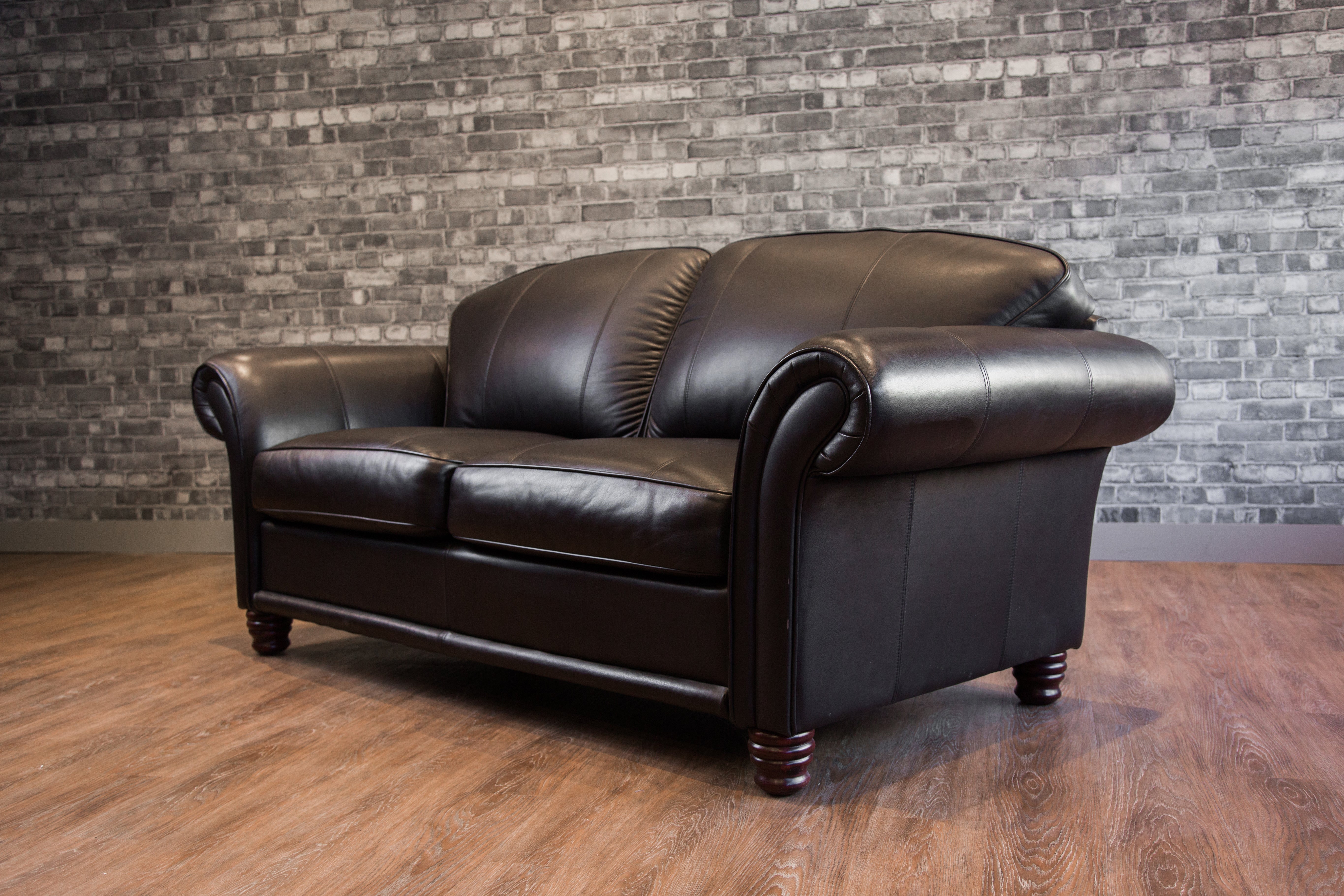 DUTCHESS LEATHER SOFA