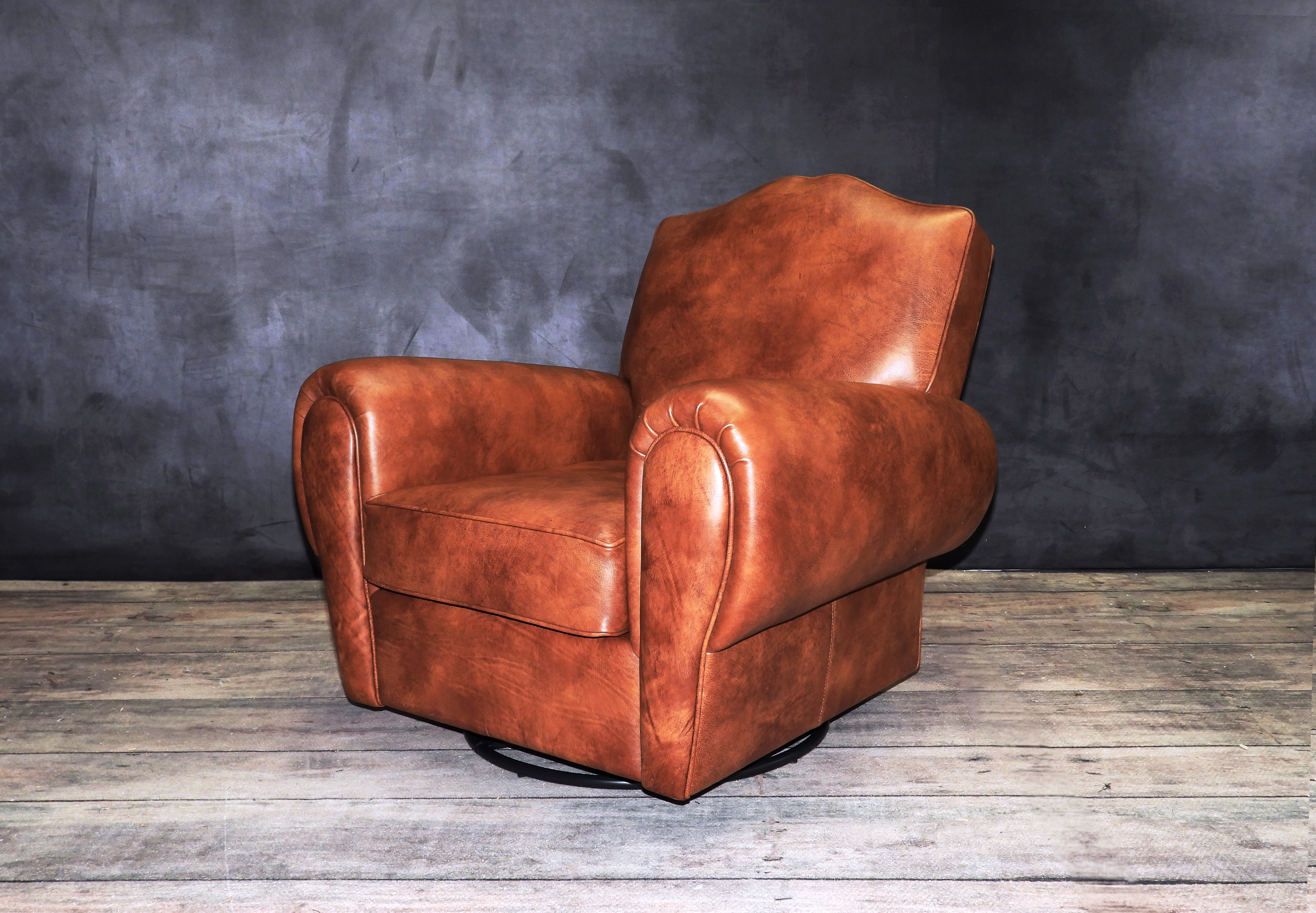 MOUSTACHE LEATHER CIGAR SWIVEL CHAIR