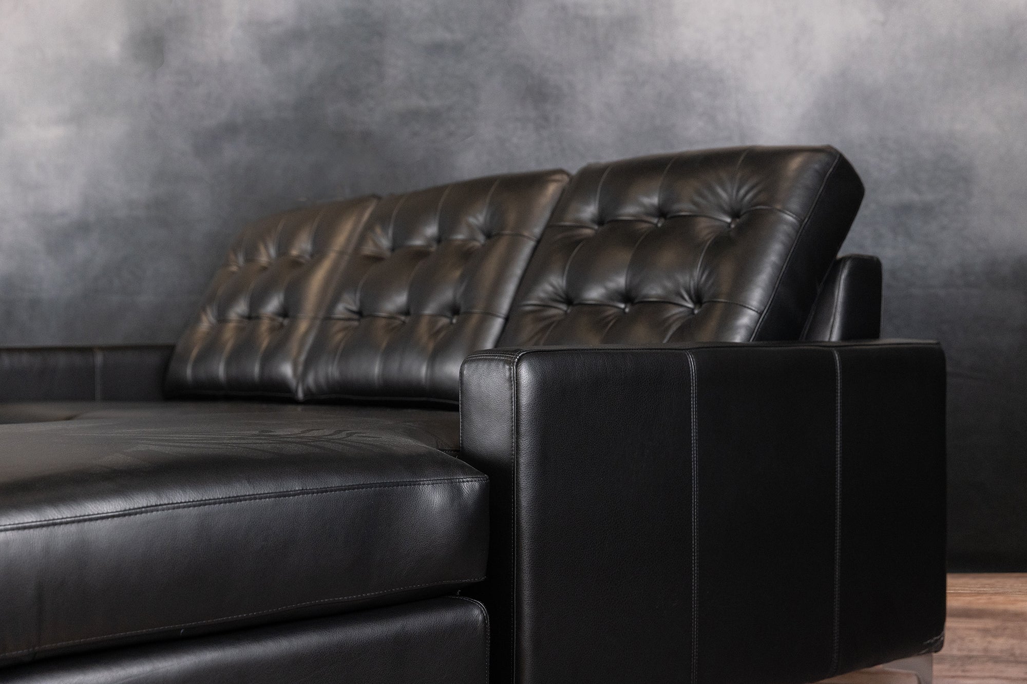 MANHATTAN LEATHER SOFA CHAISE