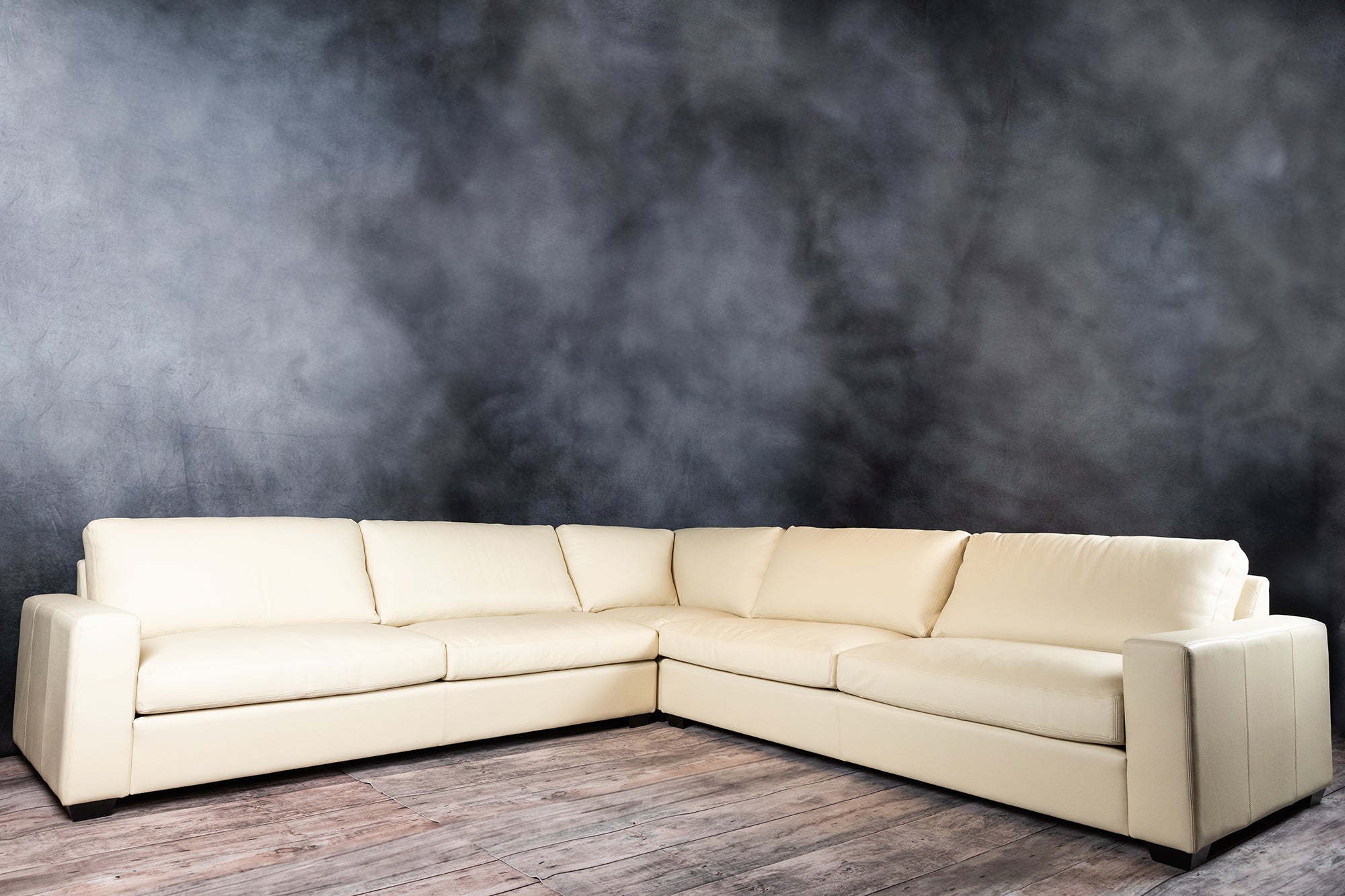 LEATHER SECTIONAL