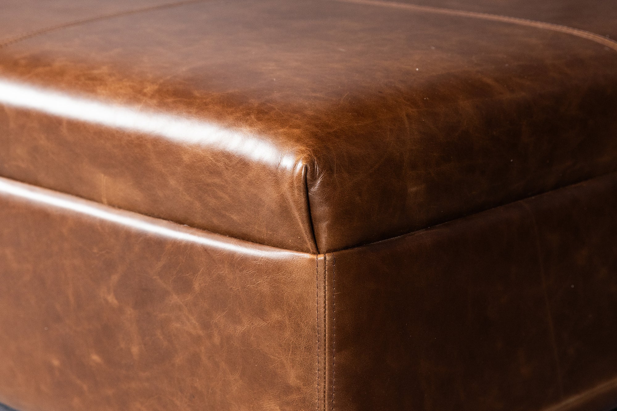 MEDIUM LEATHER COFFEE TABLE OTTOMAN