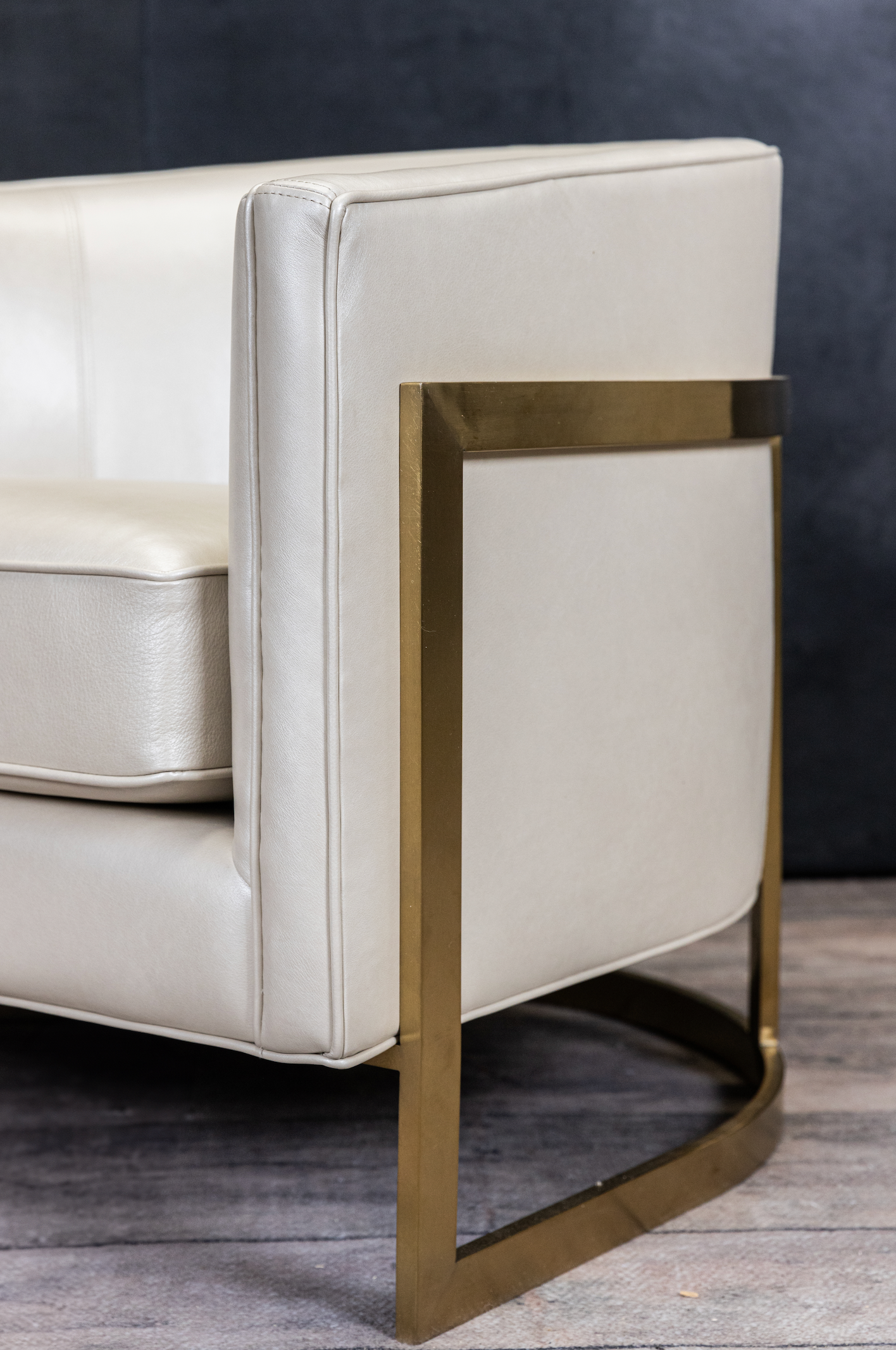 FAUTEUIL EN CUIR AUDREY