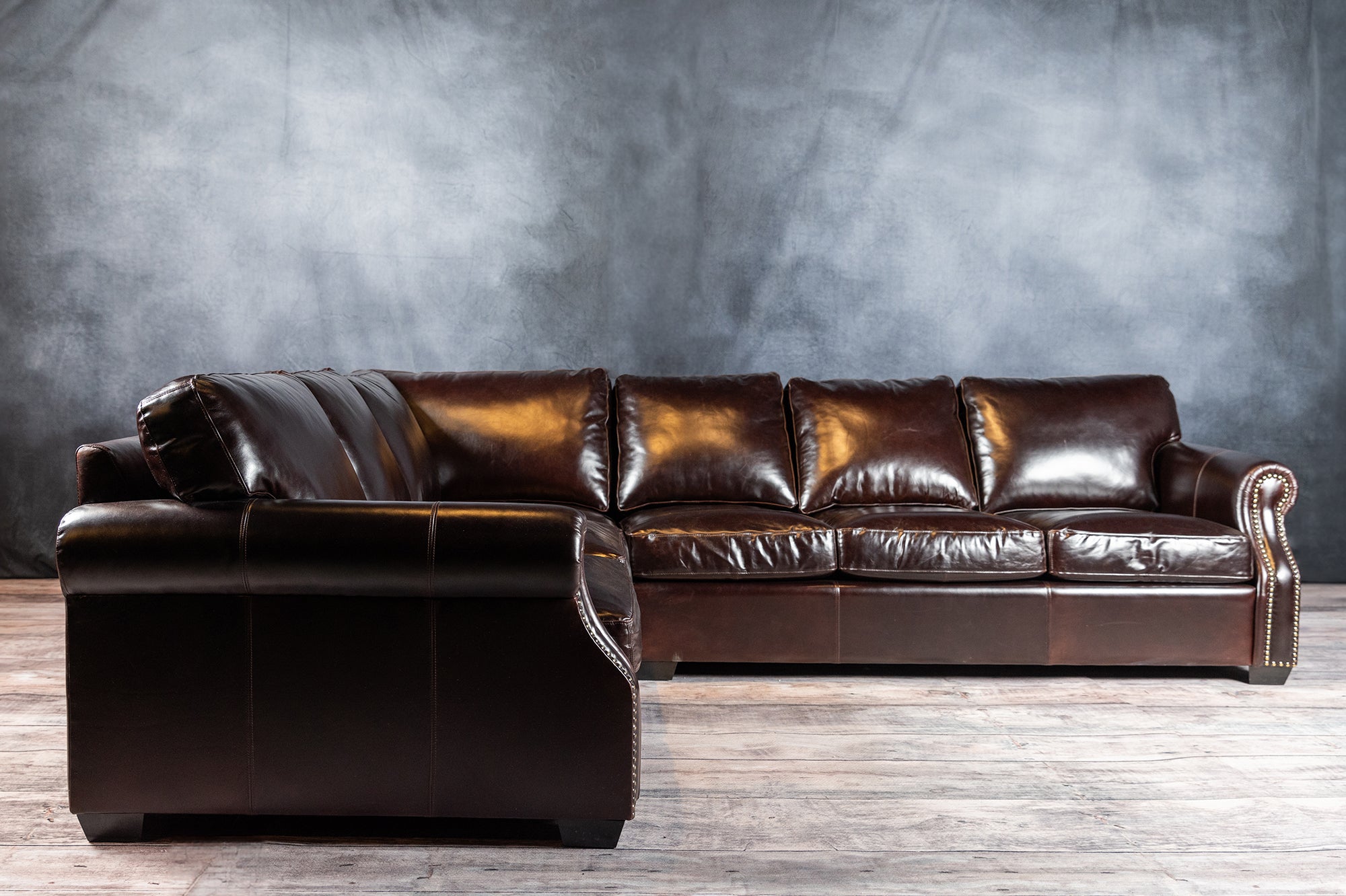 LEATHER SECTIONAL 