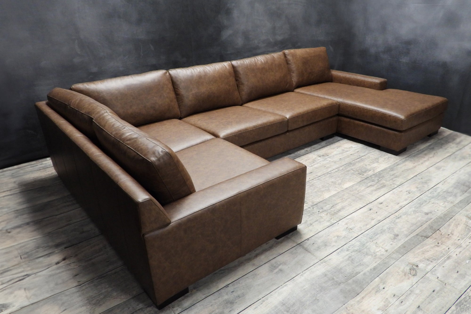 LEATHER SECTIONAL