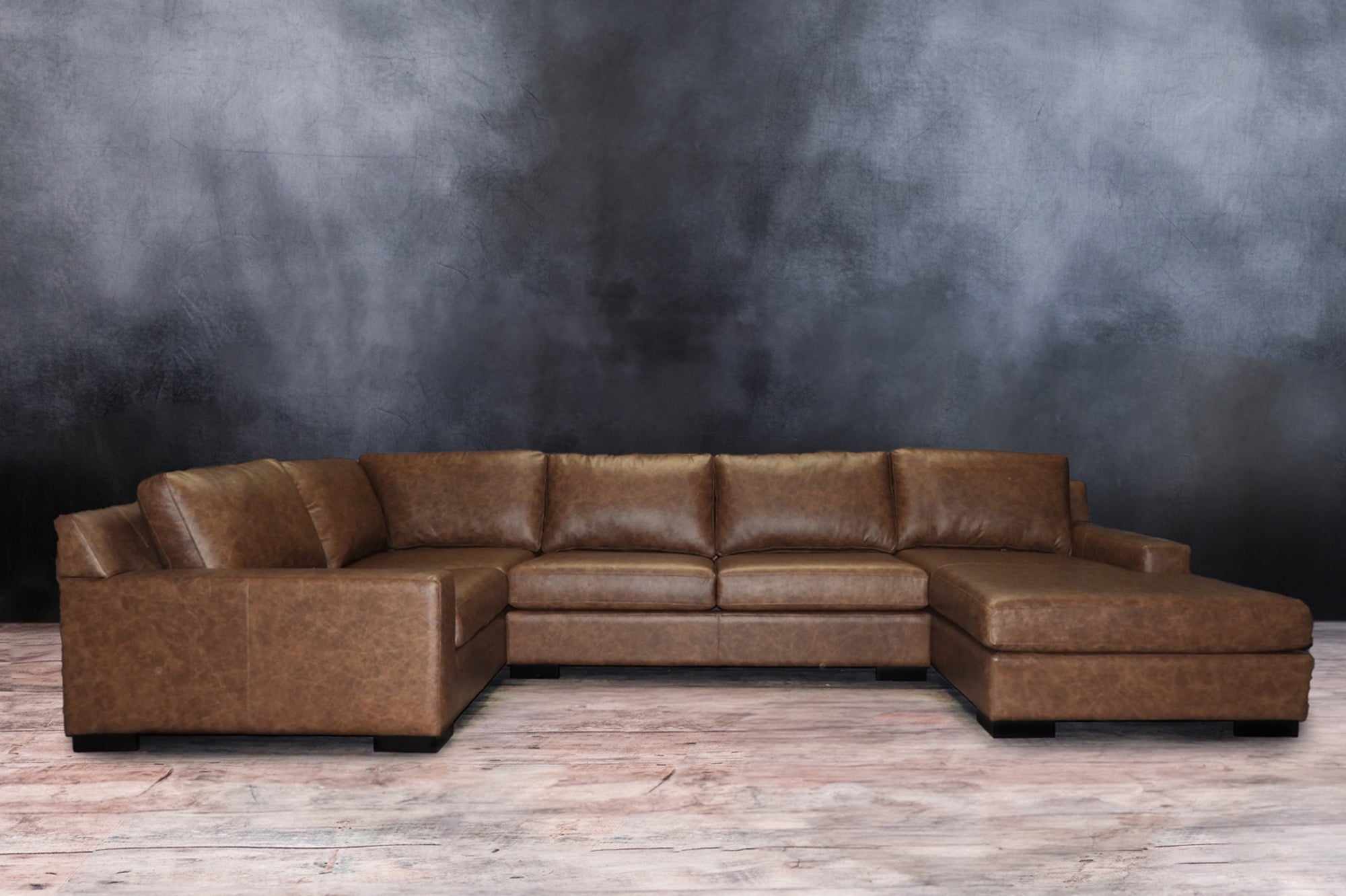 LEATHER SECTIONAL 