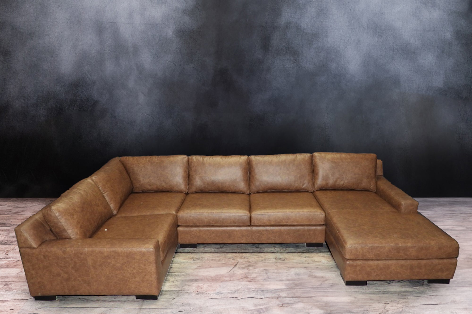 LEATHER SECTIONAL 