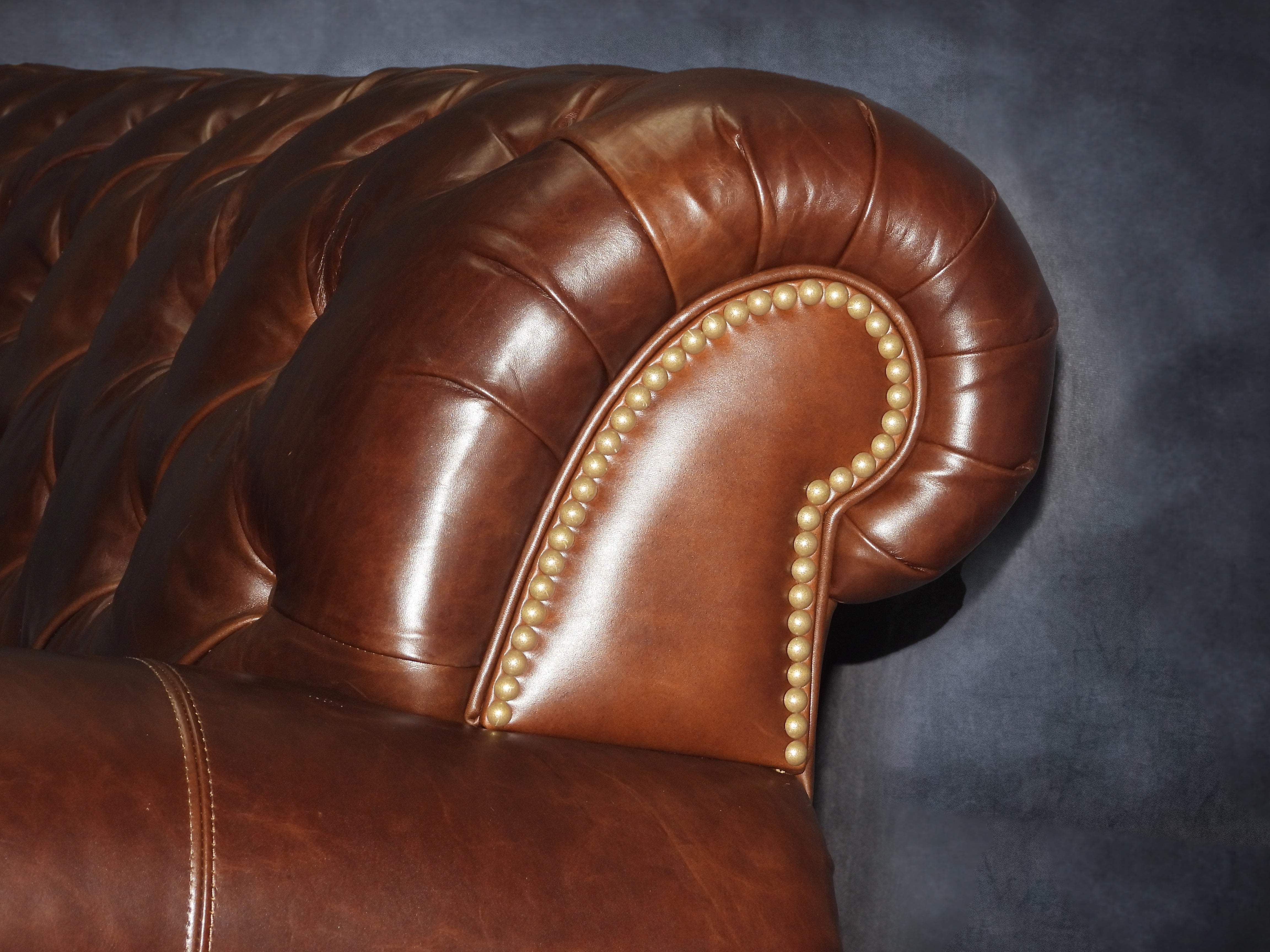 WESTMINSTER LEATHER SOFA