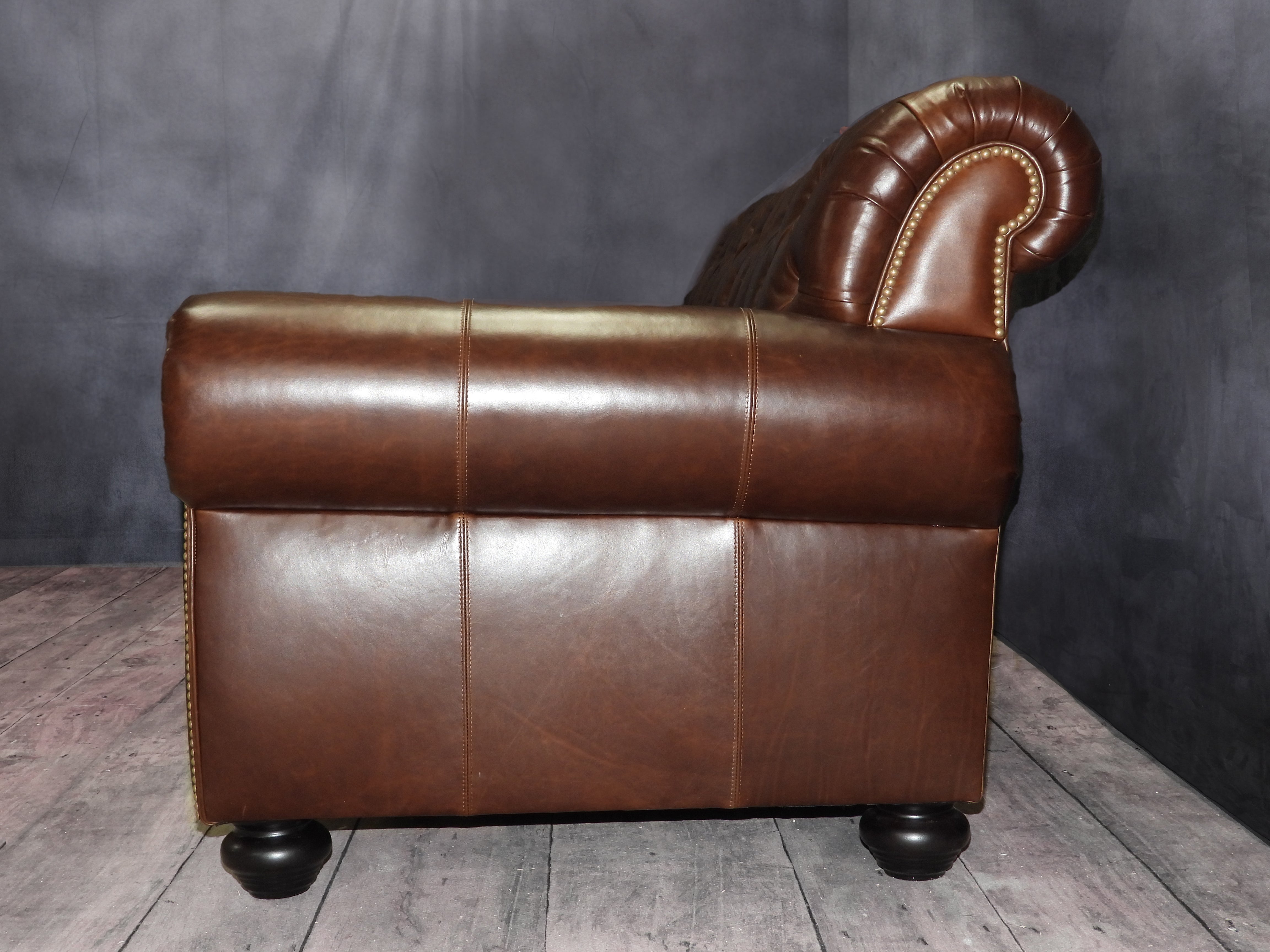 WESTMINSTER LEATHER SOFA