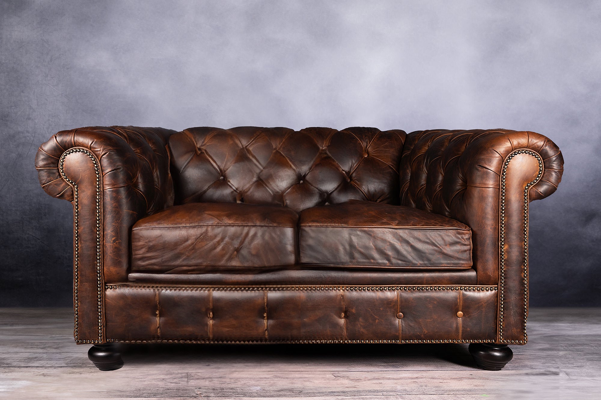 WIMBLEDON LEATHER LOVESEAT