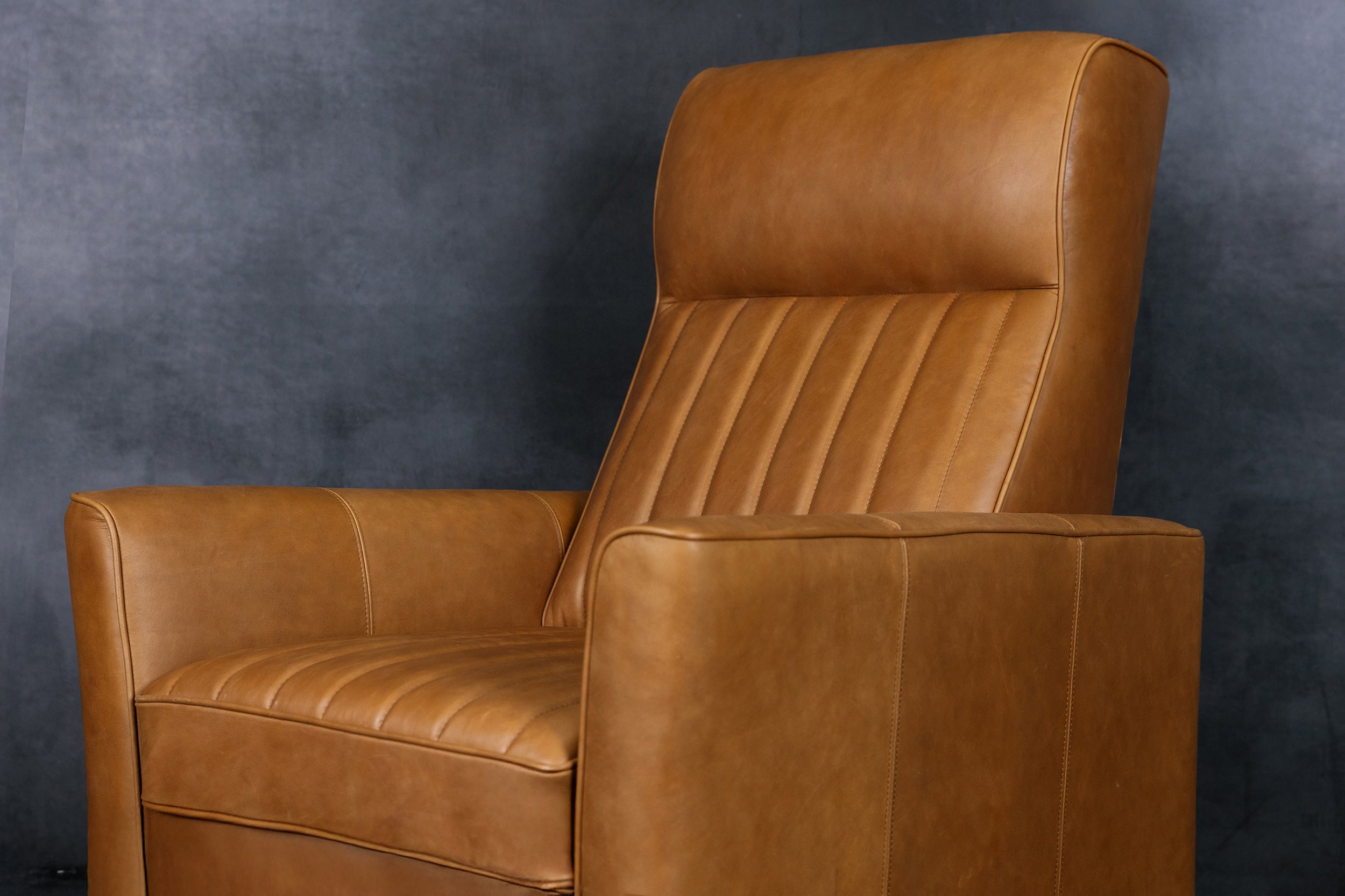 FAUTEUIL INCLINABLE JAMISON À OREILLES