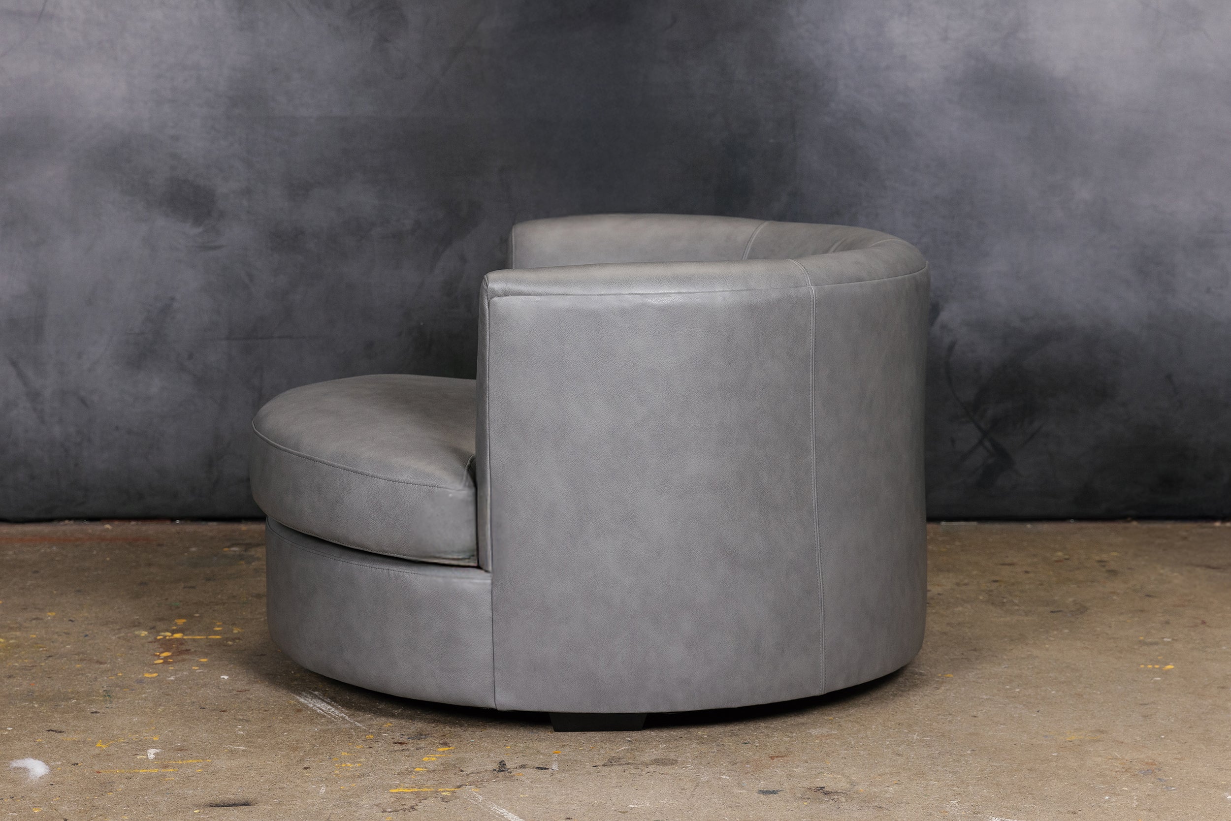 HALO ROUND LEATHER CUDDLER