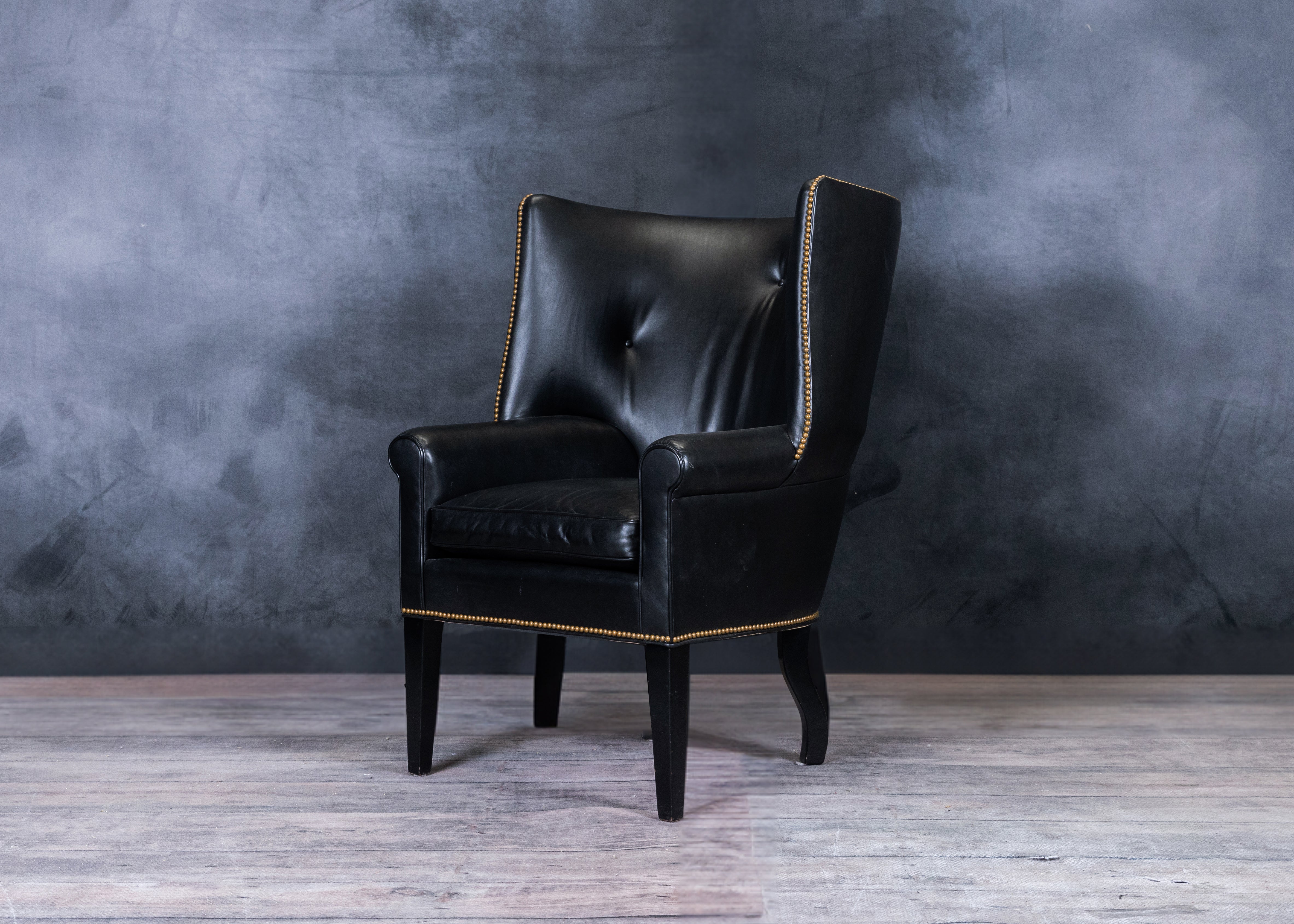 GOTHAM LEATHER CHAIR