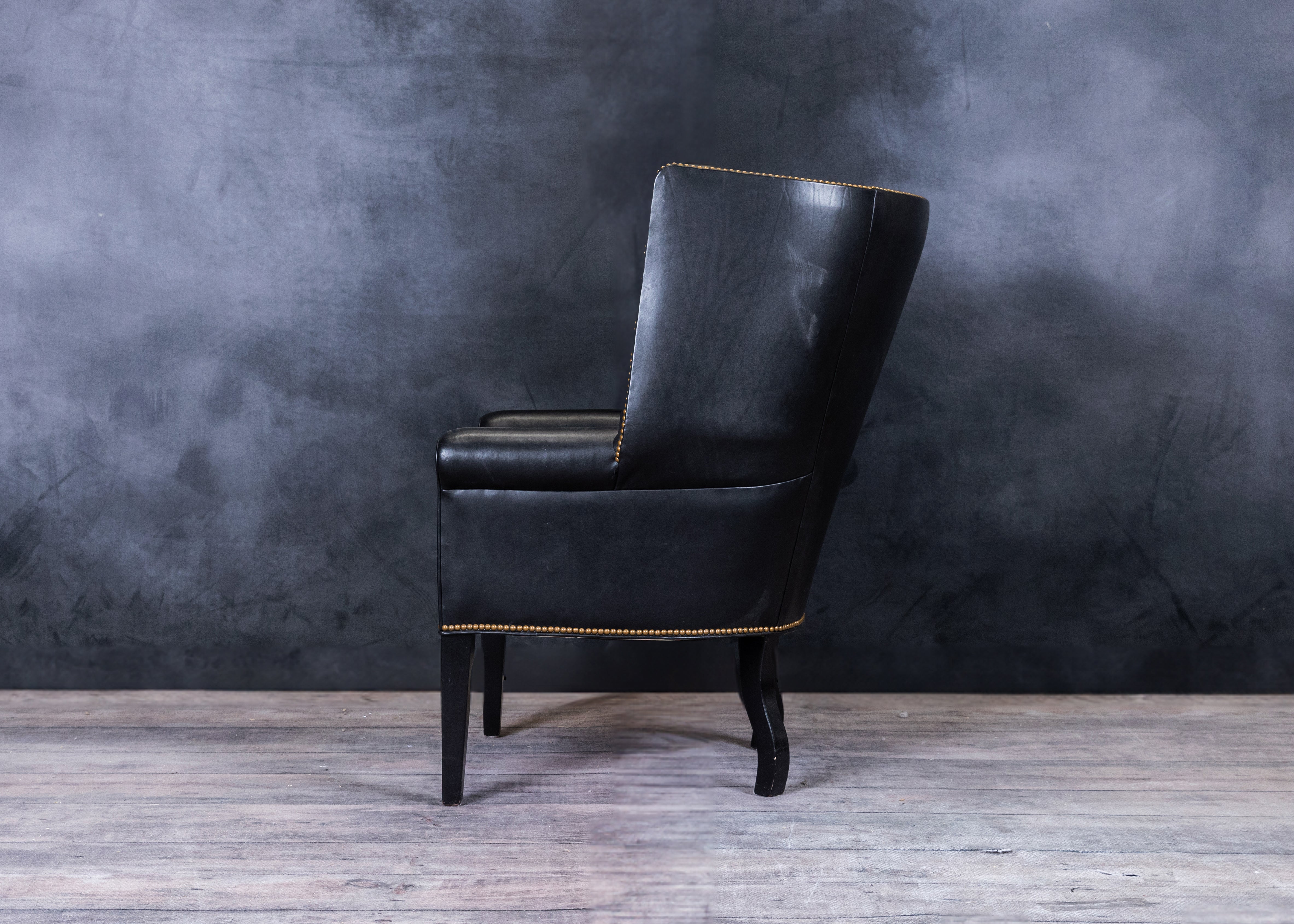 GOTHAM LEATHER CHAIR