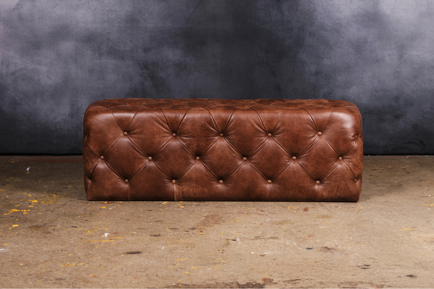 WELLINGTON TUFTED HALL BENCH
