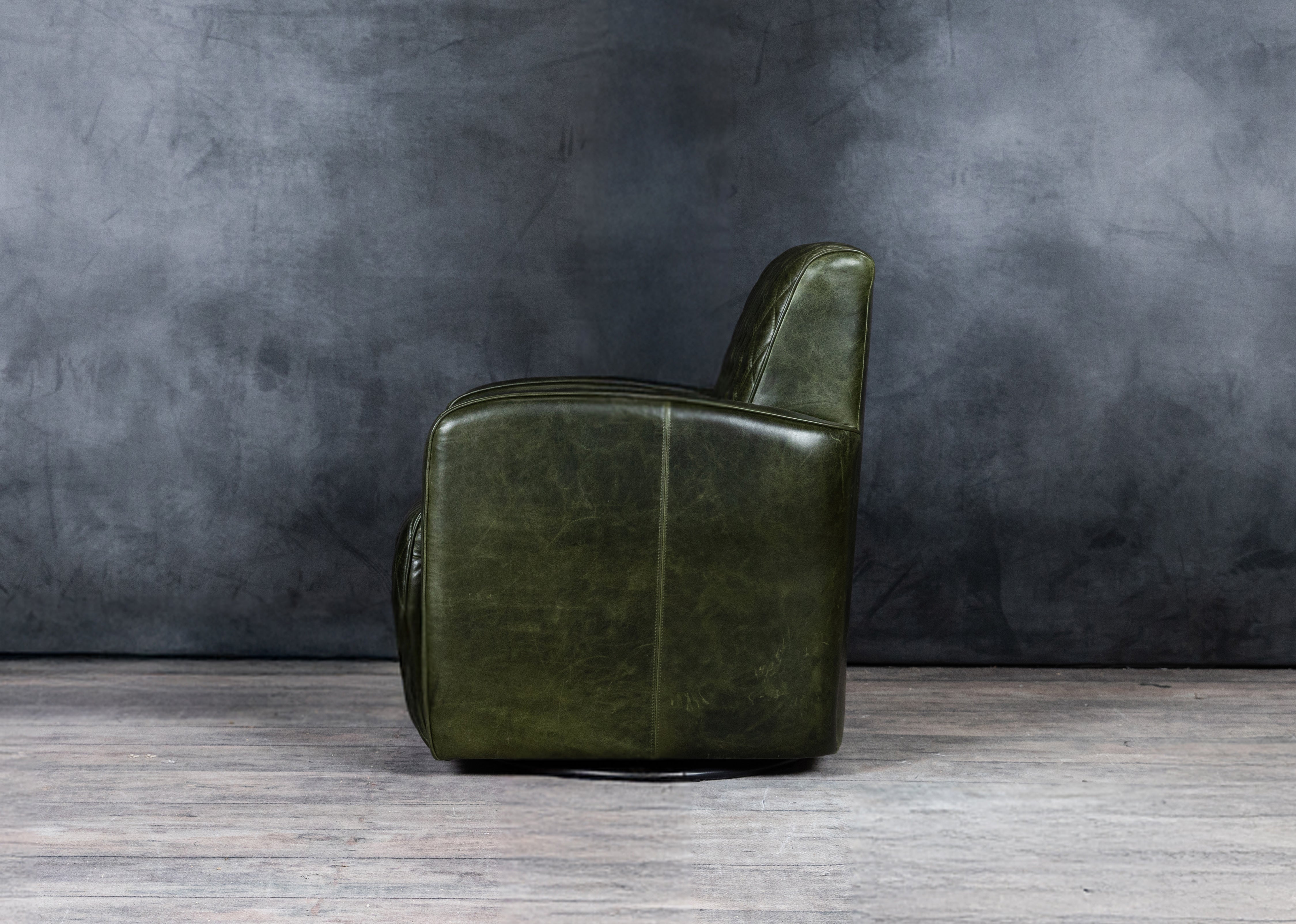 RETRO QUILT SWIVEL LEATHER CHAIR