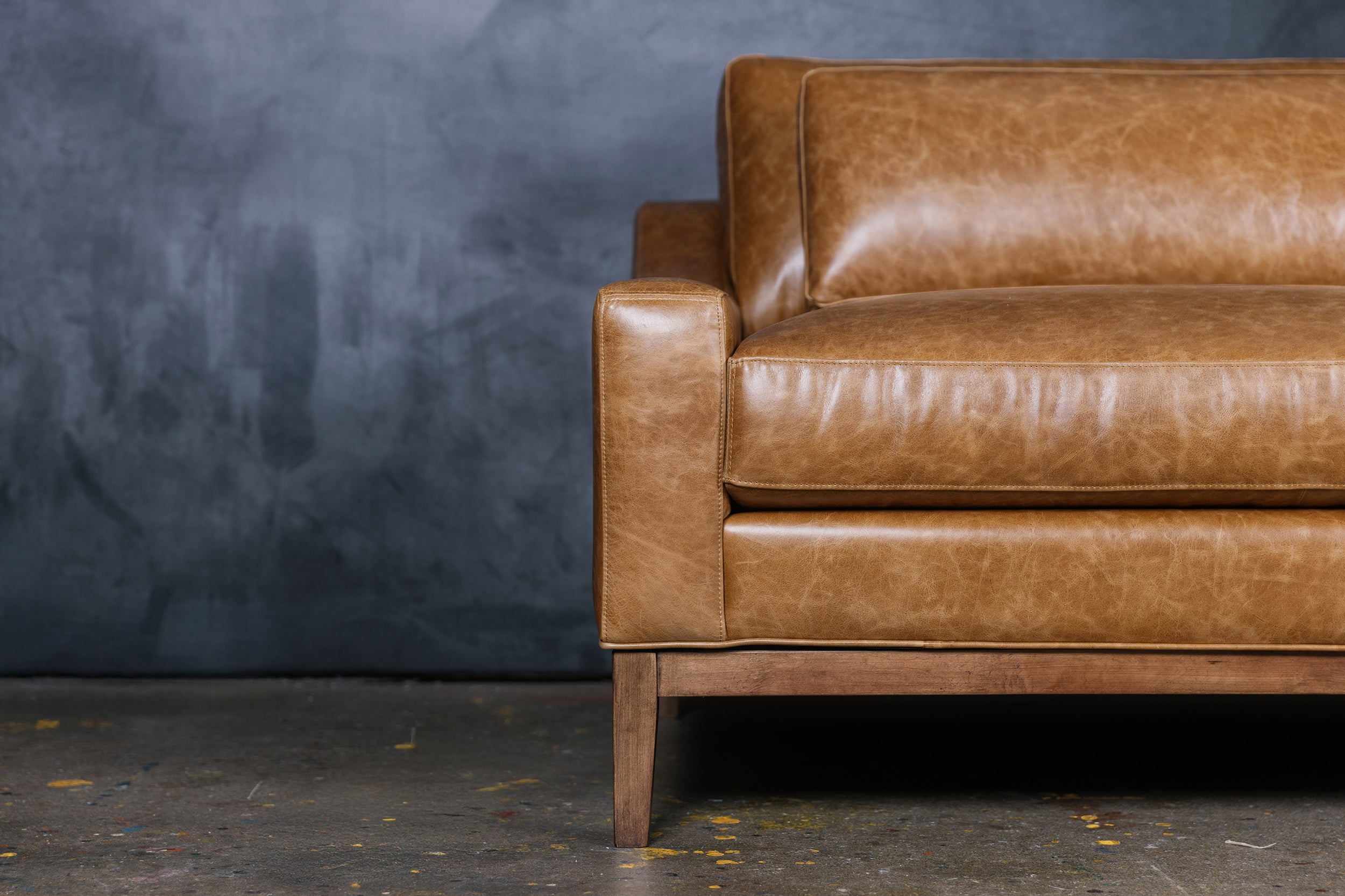 ITALIA SLOPE MODERN LEATHER SOFA