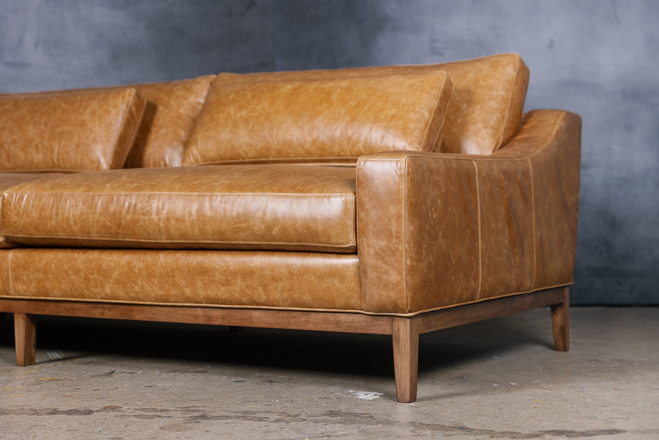 ITALIA SLOPE MODERN LEATHER SOFA