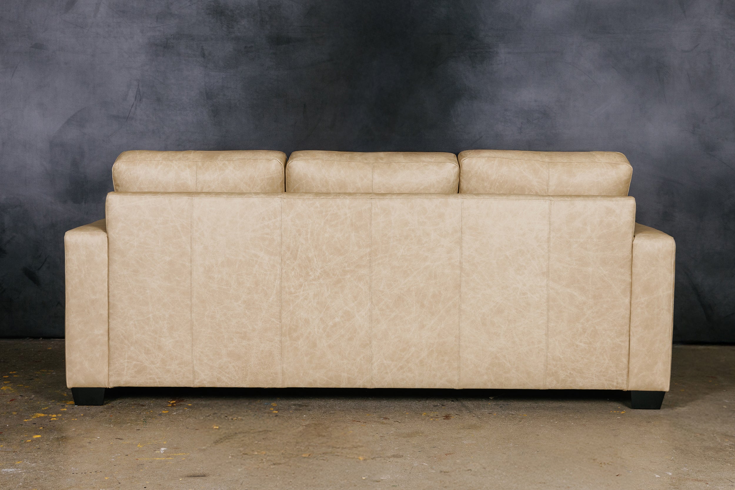 MAXELL LEATHER SOFA CLASSIC