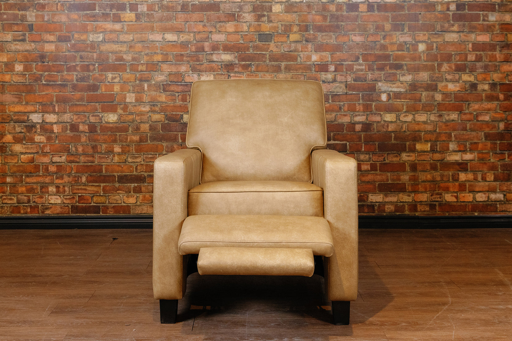 ANTONIO RECLINER CHAIR FLOOR MODEL