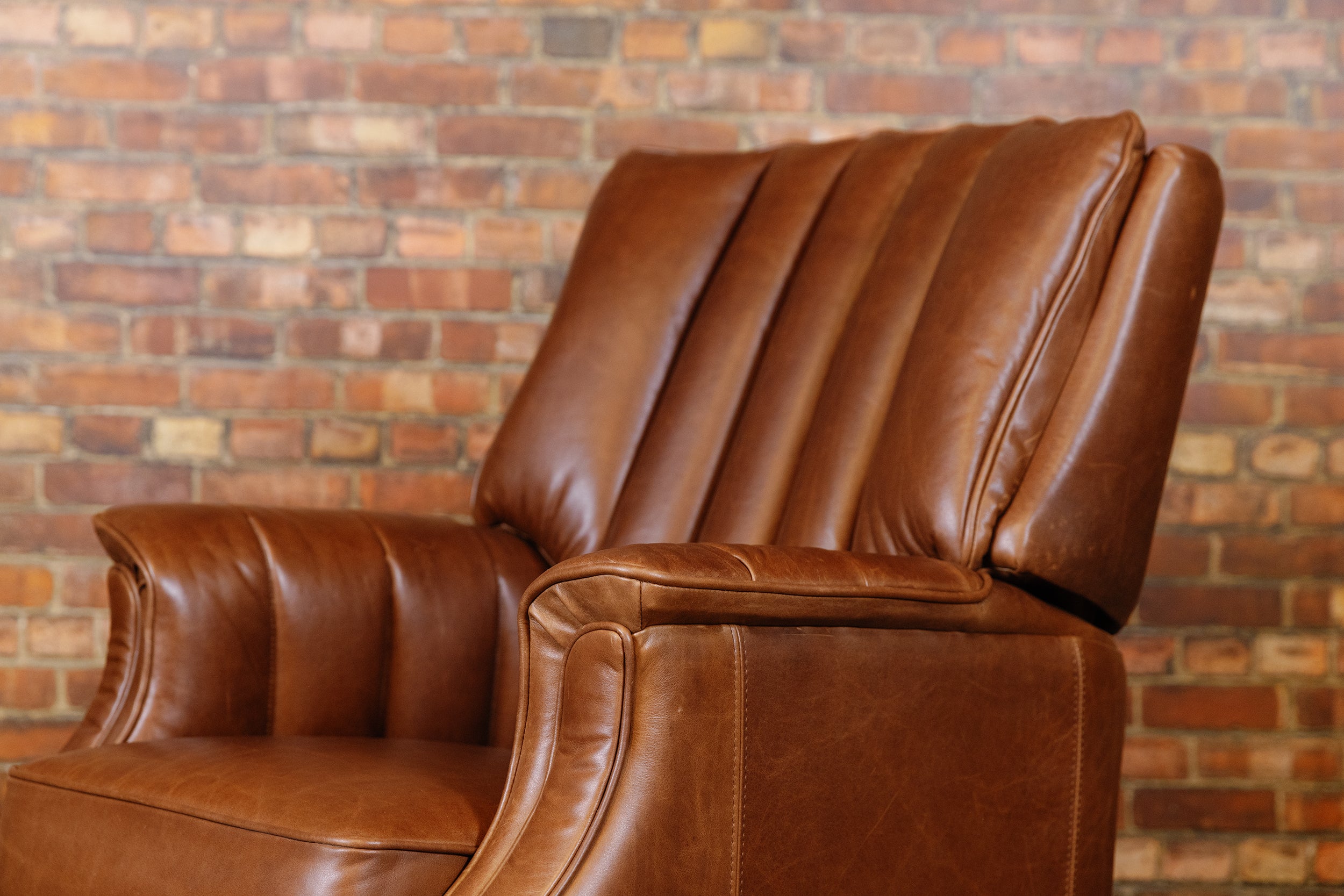 LIBRARY LEATHER RECLINER FLOOR MODEL
