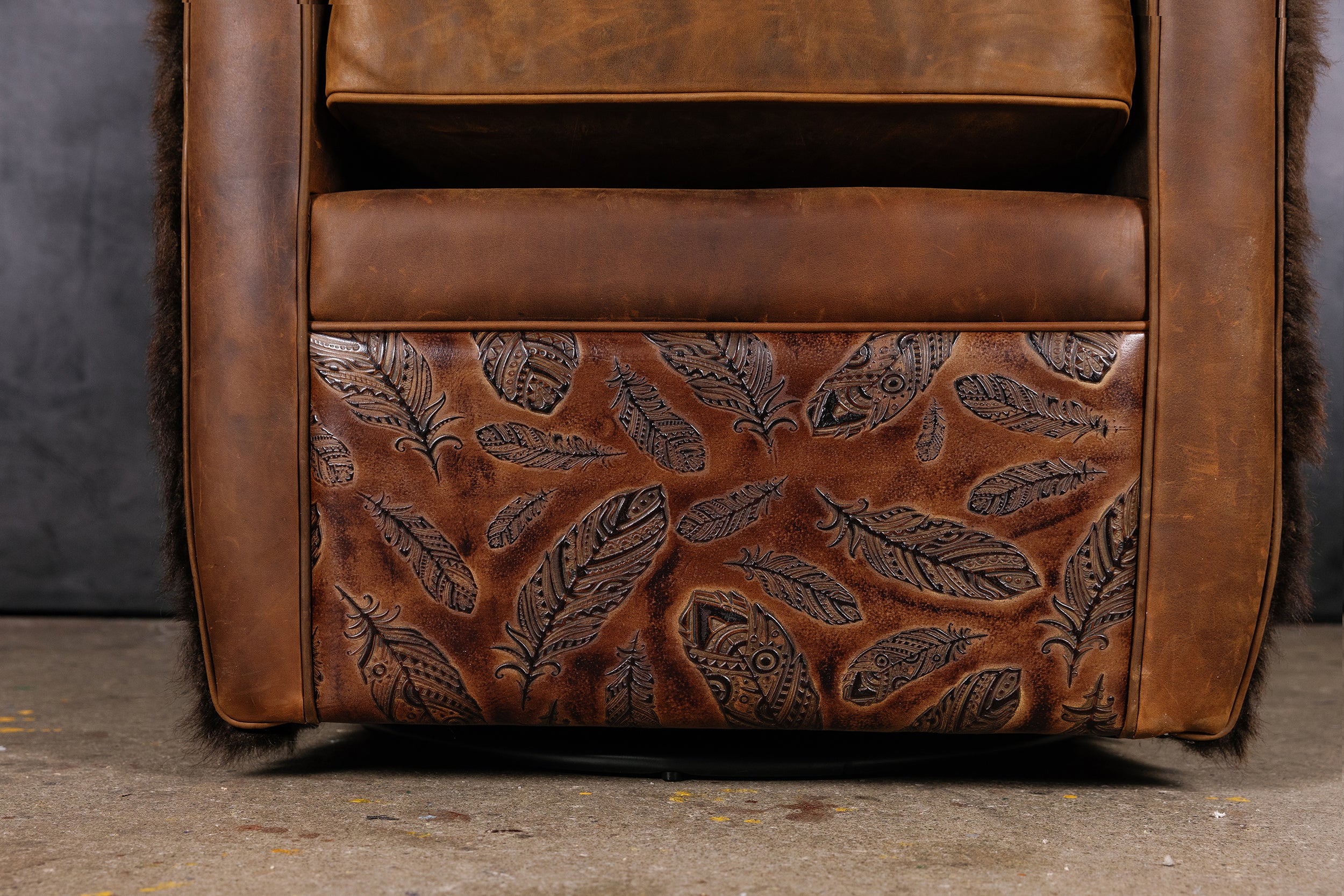 APACHE LEATHER CHAIR