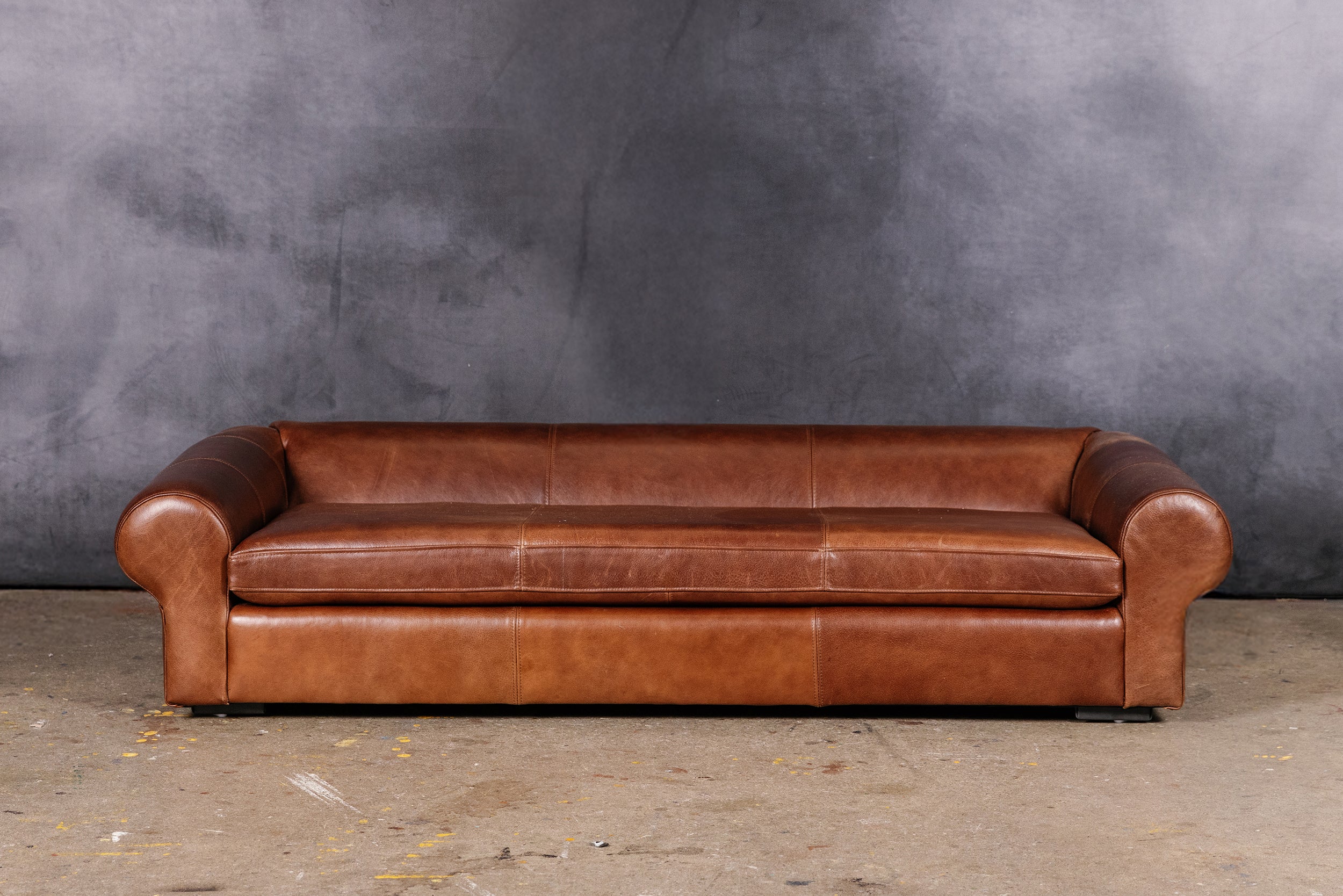 THE DUKE DOG LOUNGER