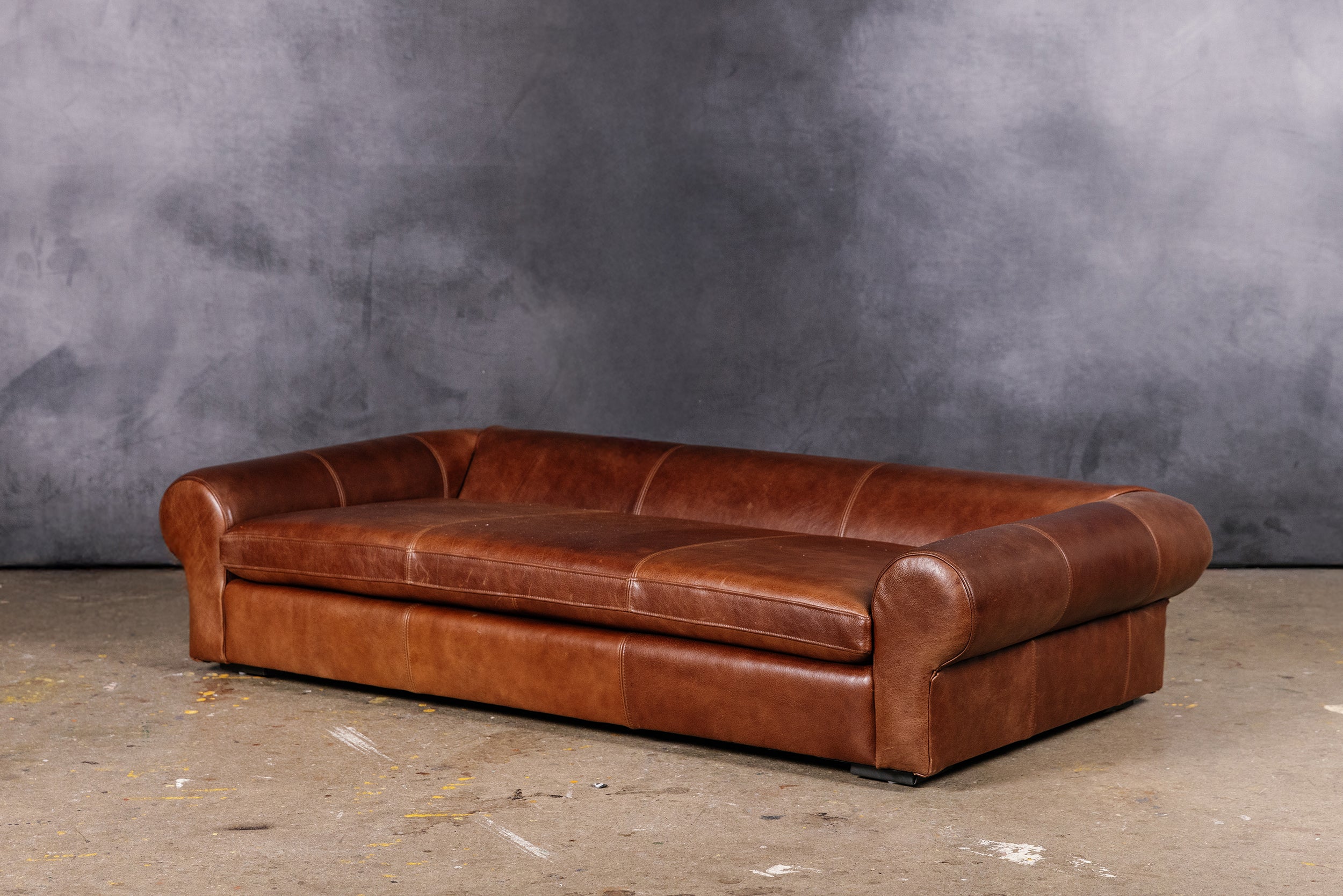 THE DUKE DOG LOUNGER