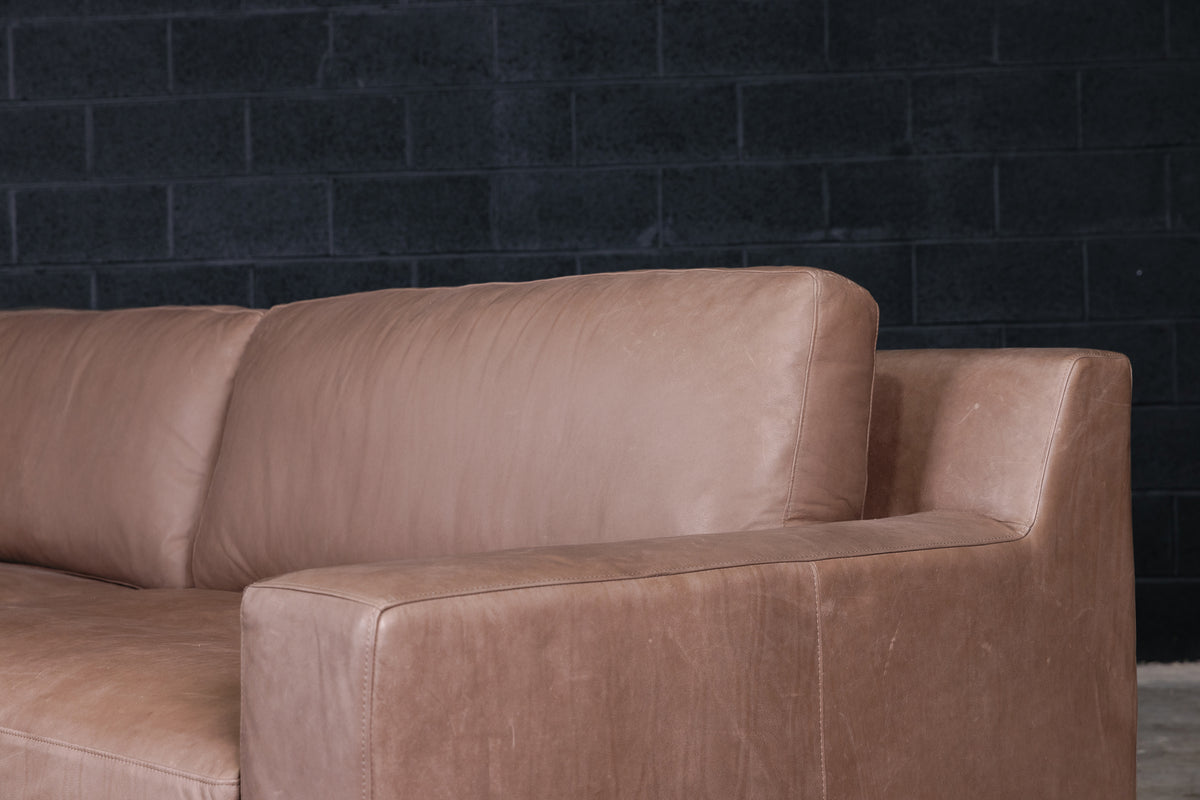 VENETO LEATHER SOFA