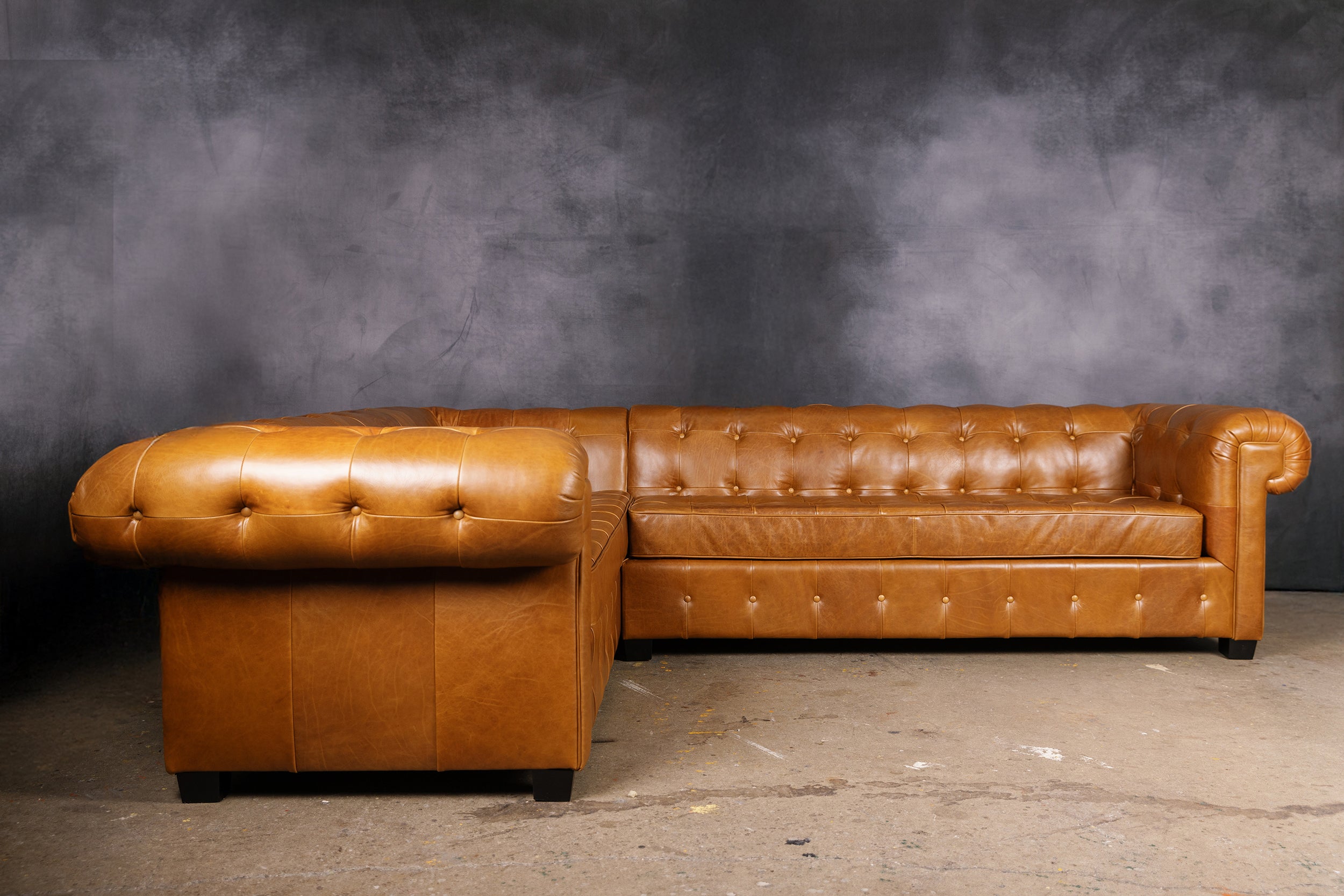 OXFORD GRAND LEATHER SECTIONAL RHF