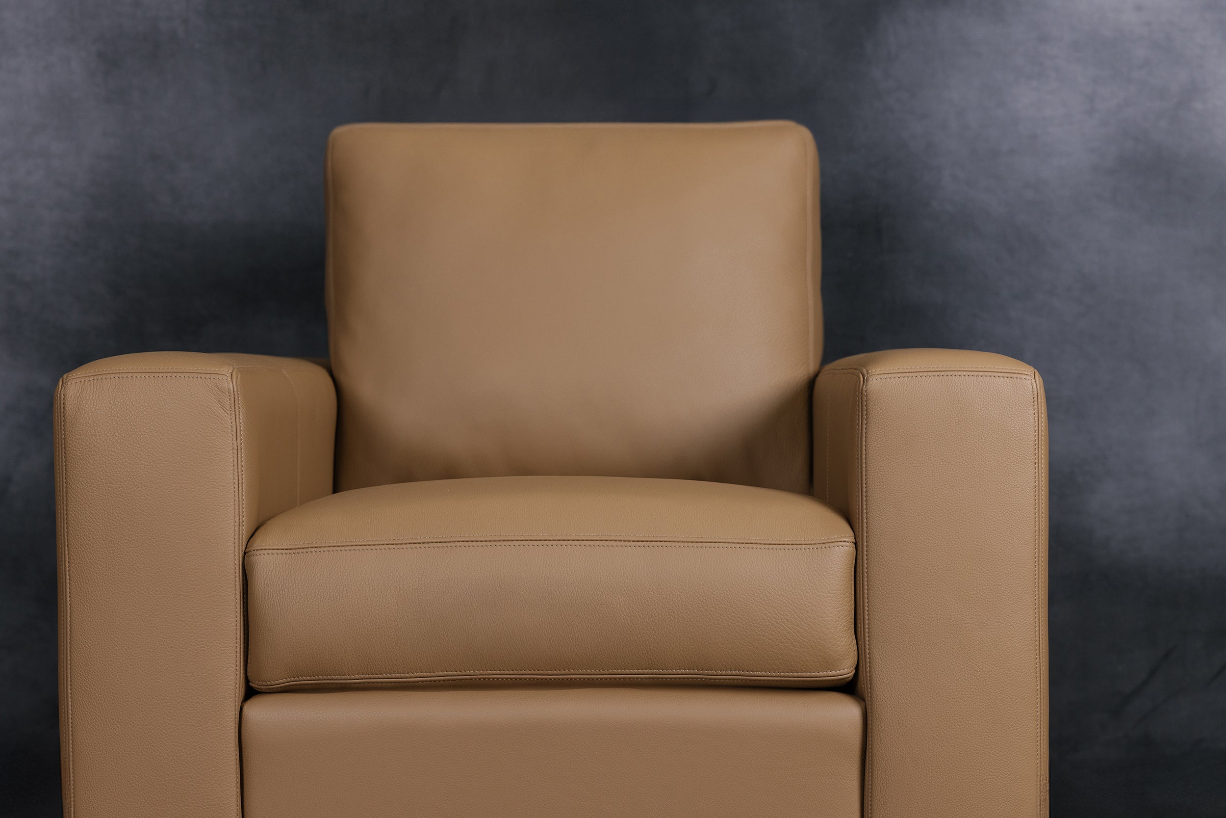 MAXELL LEATHER CHAIR