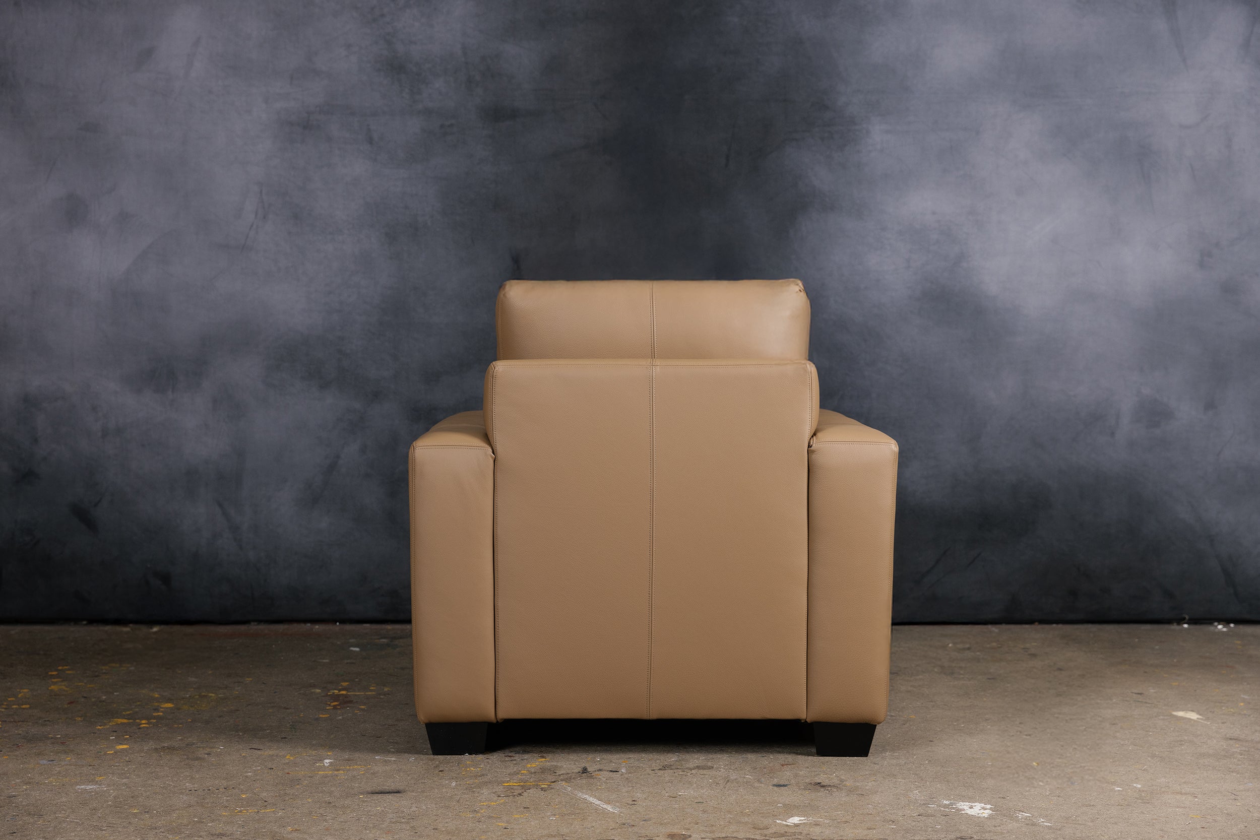 MAXELL LEATHER CHAIR