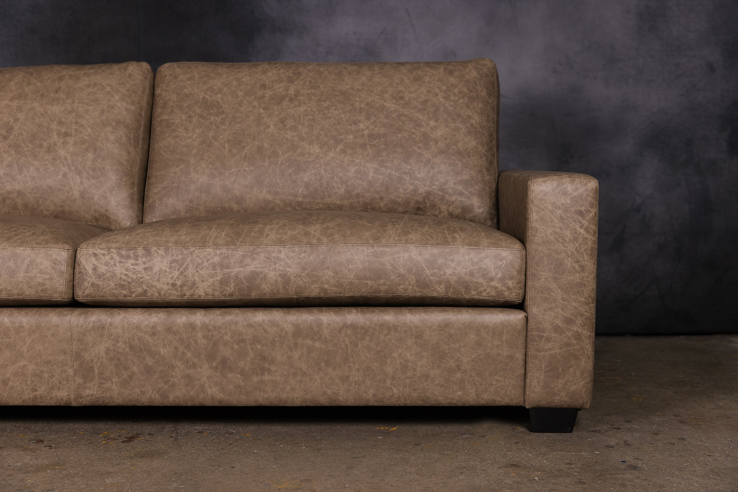 MAXELL 42 SERIES SECTIONAL 11X8 RHF