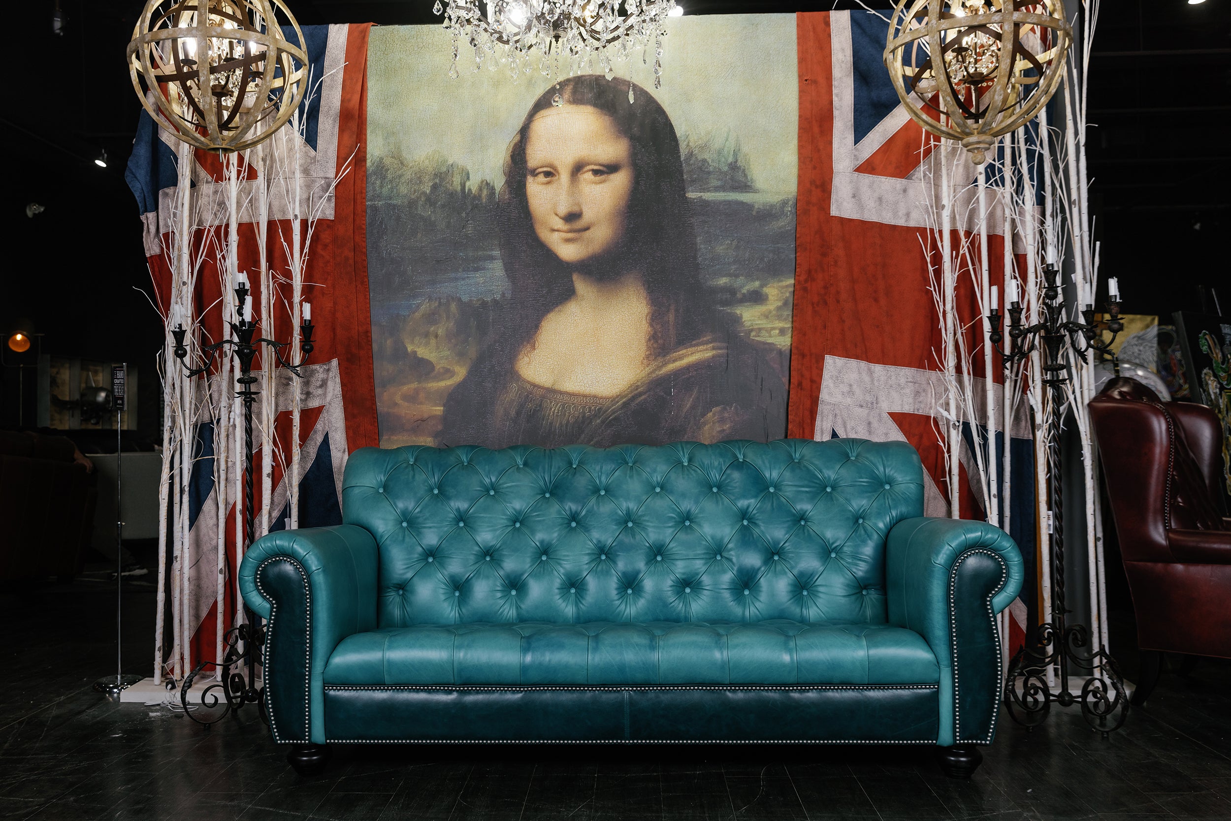 ELIZABETH LEATHER SOFA FLOOR MODEL