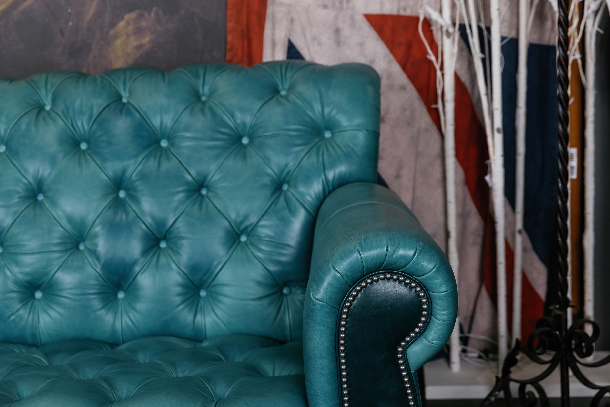 ELIZABETH LEATHER SOFA FLOOR MODEL