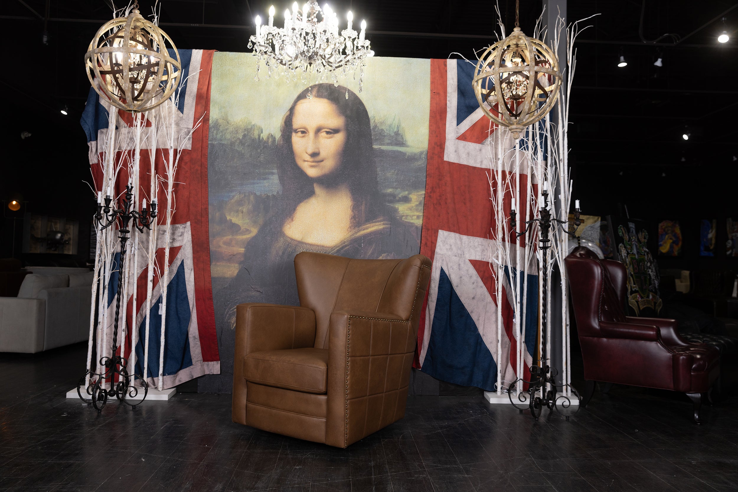 WINSLET LEATHER CHAIR FLOOR MODEL