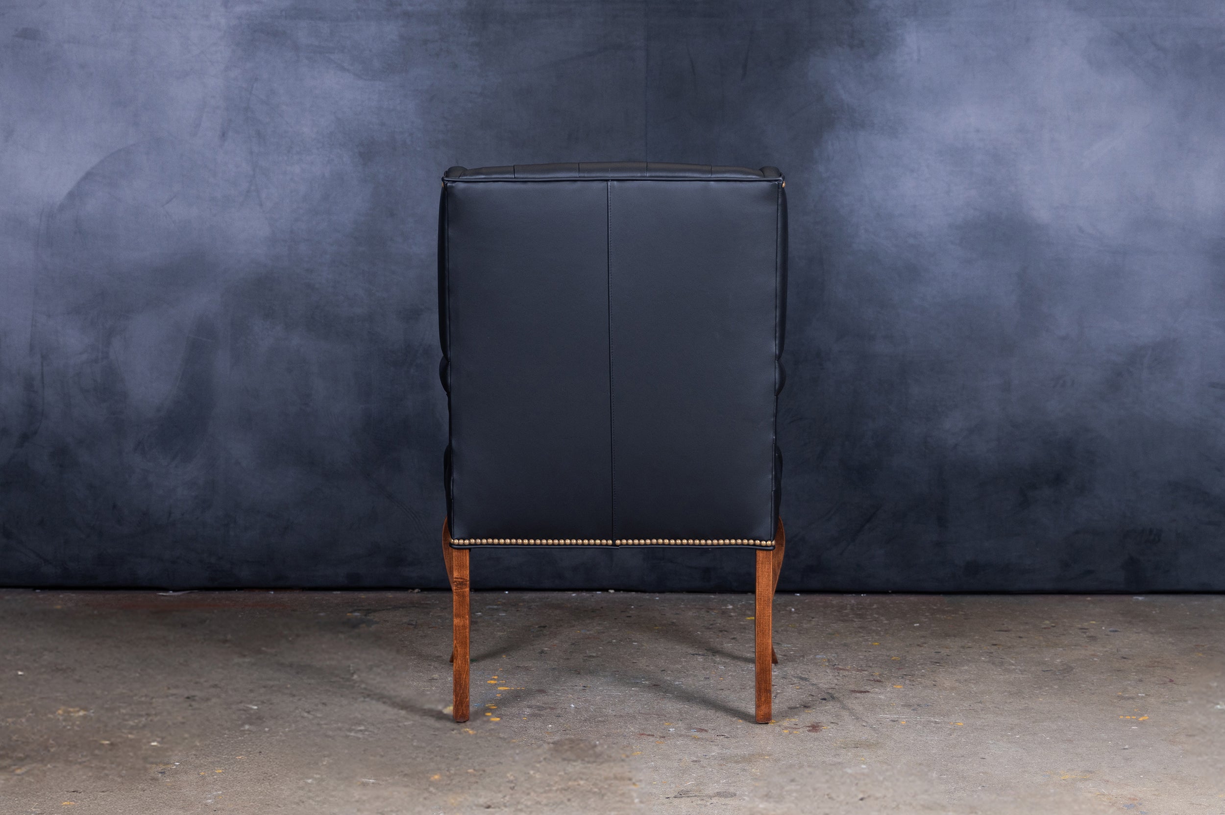 THE DOMINION LEATHER CHAIR