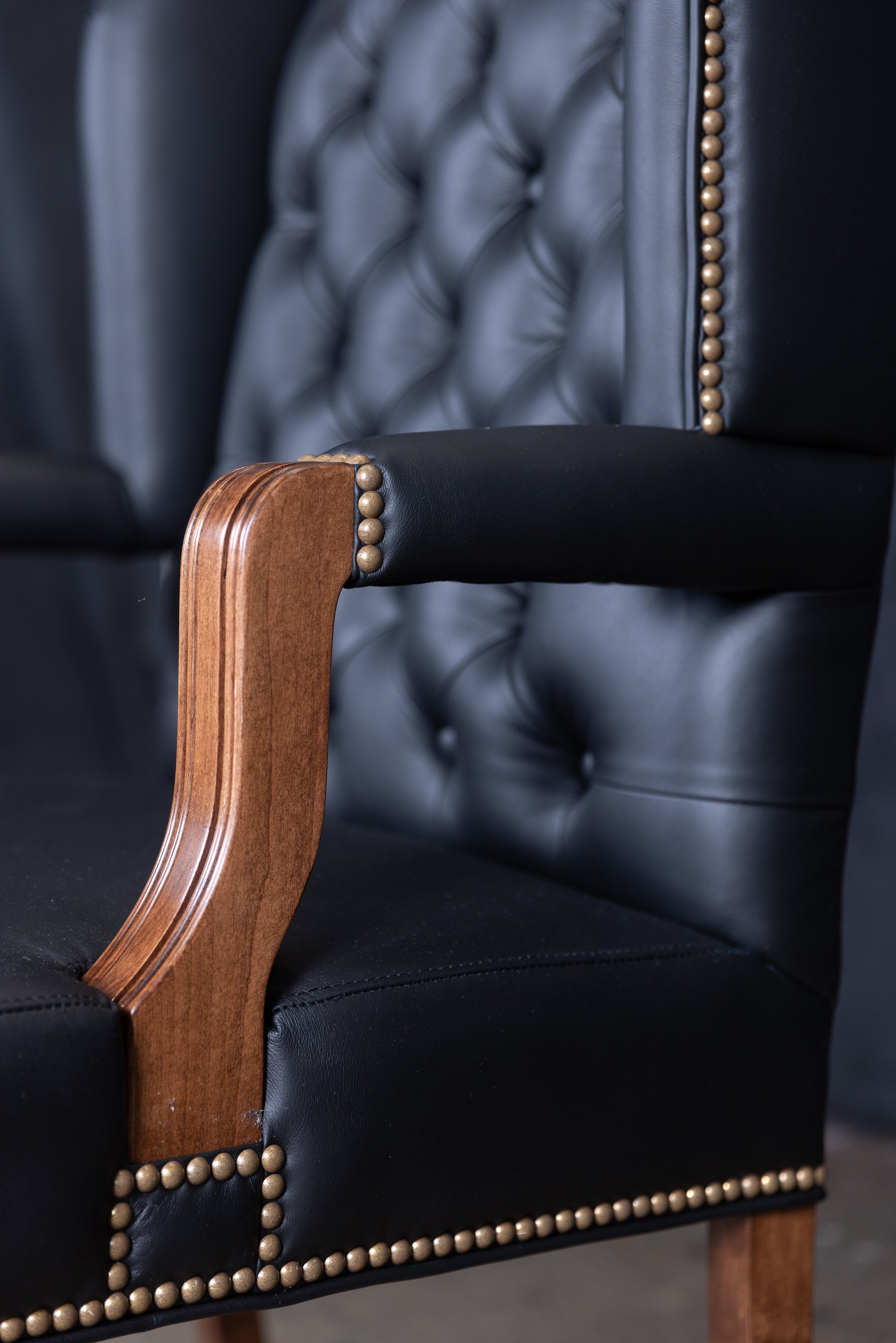 THE DOMINION LEATHER CHAIR