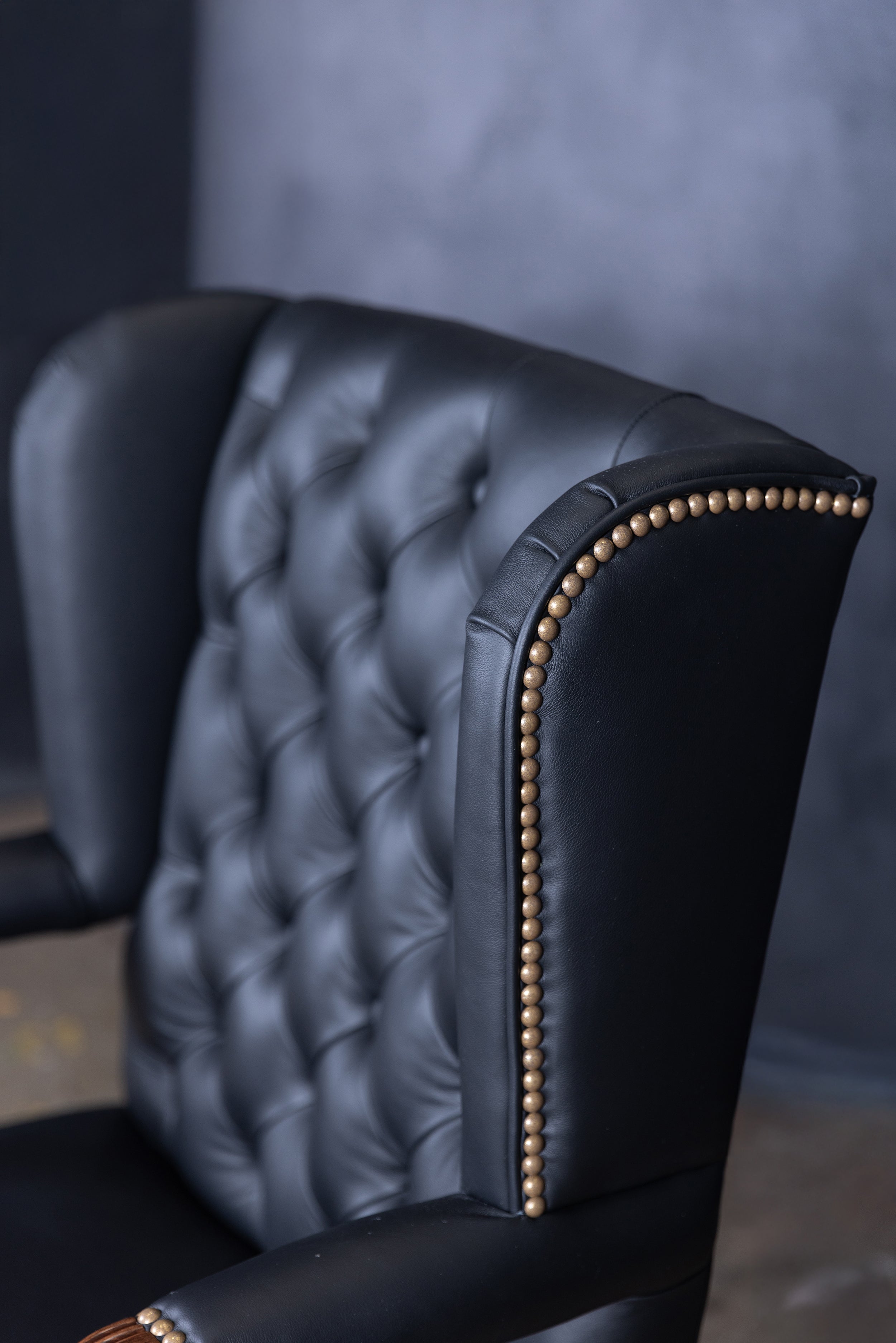 THE DOMINION LEATHER CHAIR