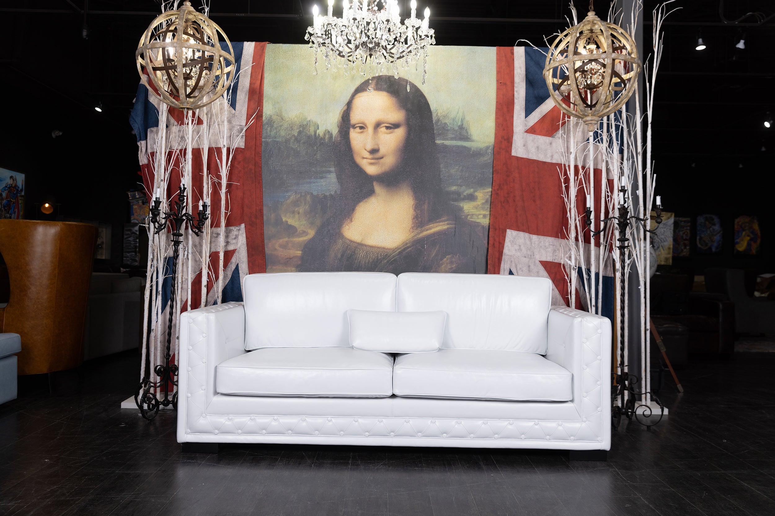 IL LUSSO SOFA FLOOR MODEL