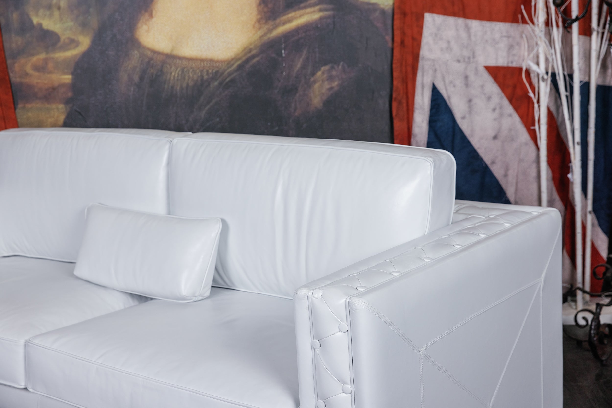 IL LUSSO SOFA FLOOR MODEL